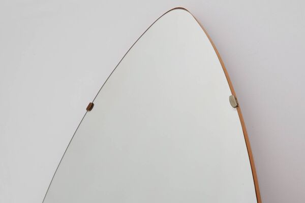 Miroir triangulaire organique vintage avec dos en bois, Belgique années 1960