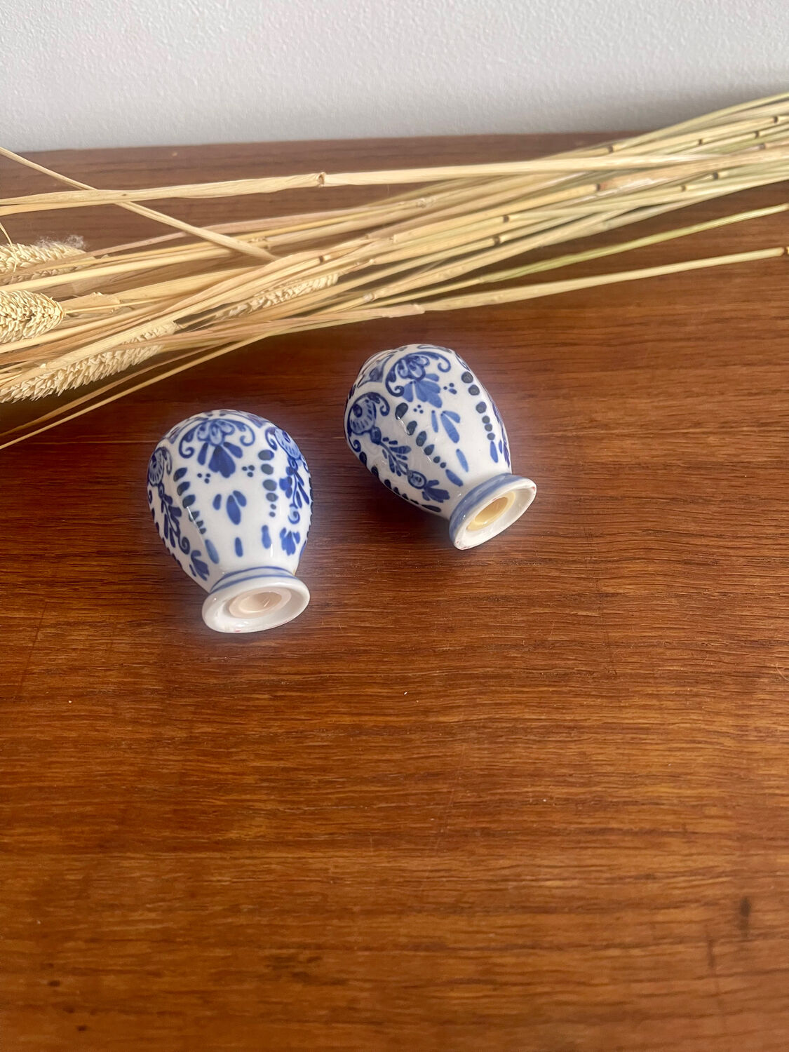 Salt and pepper shaker