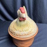 Arts de la table, poule terrine faïence polychrome XXème