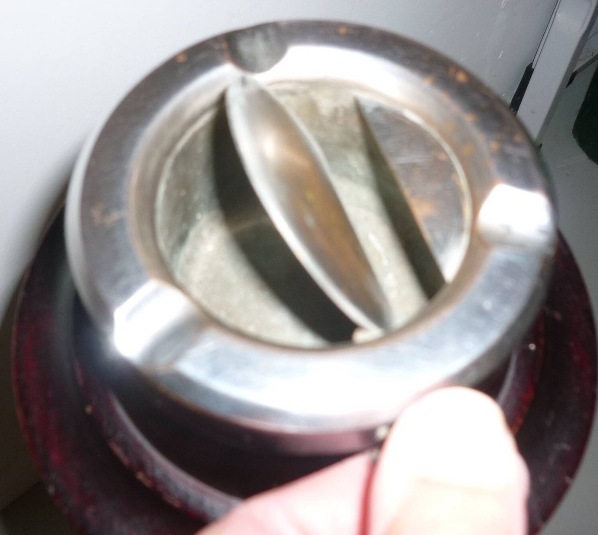 Par-fumee wooden ashtray on stand