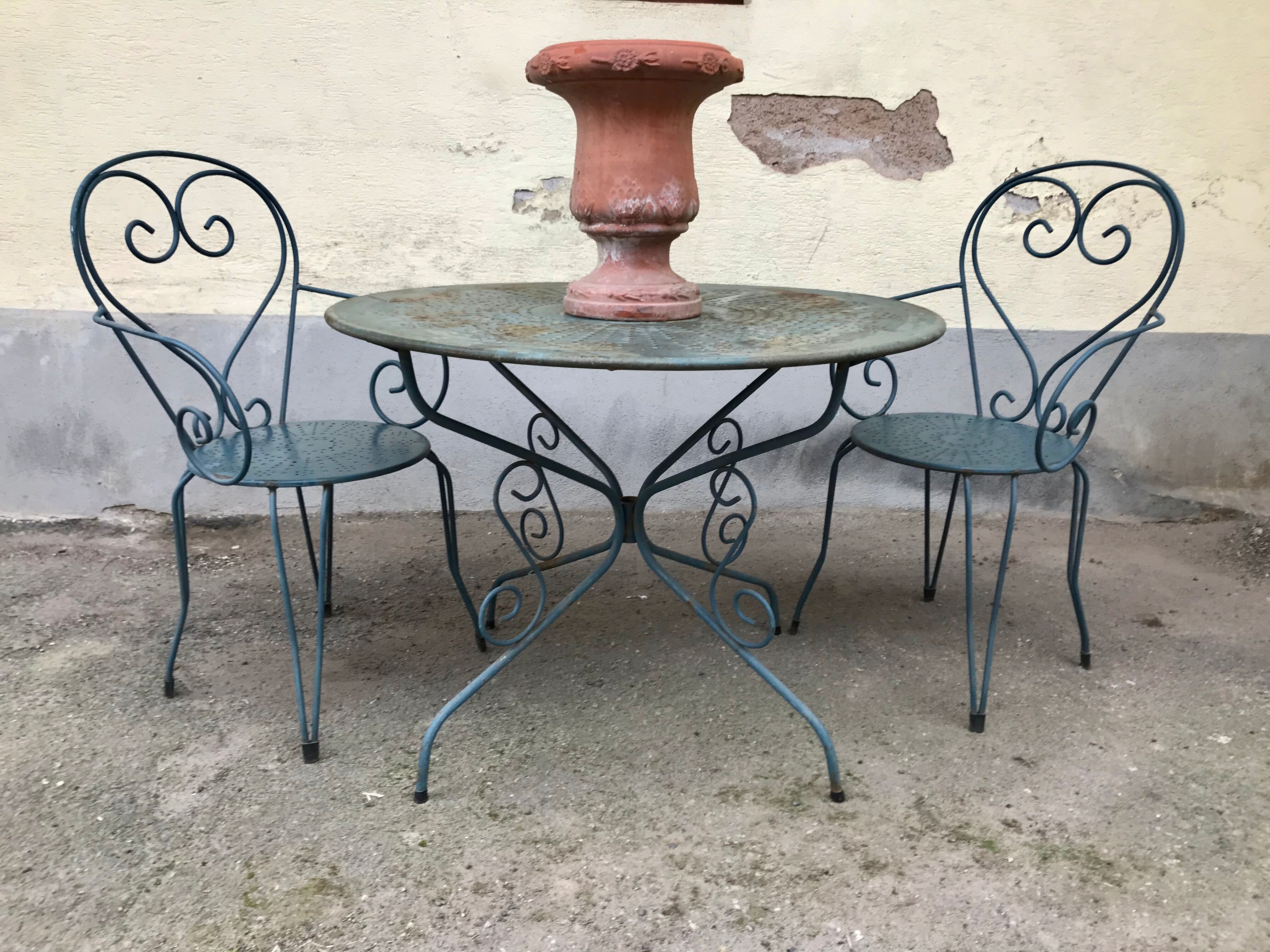 1 Table and 2 wrought iron garden chairs 1950 vintage