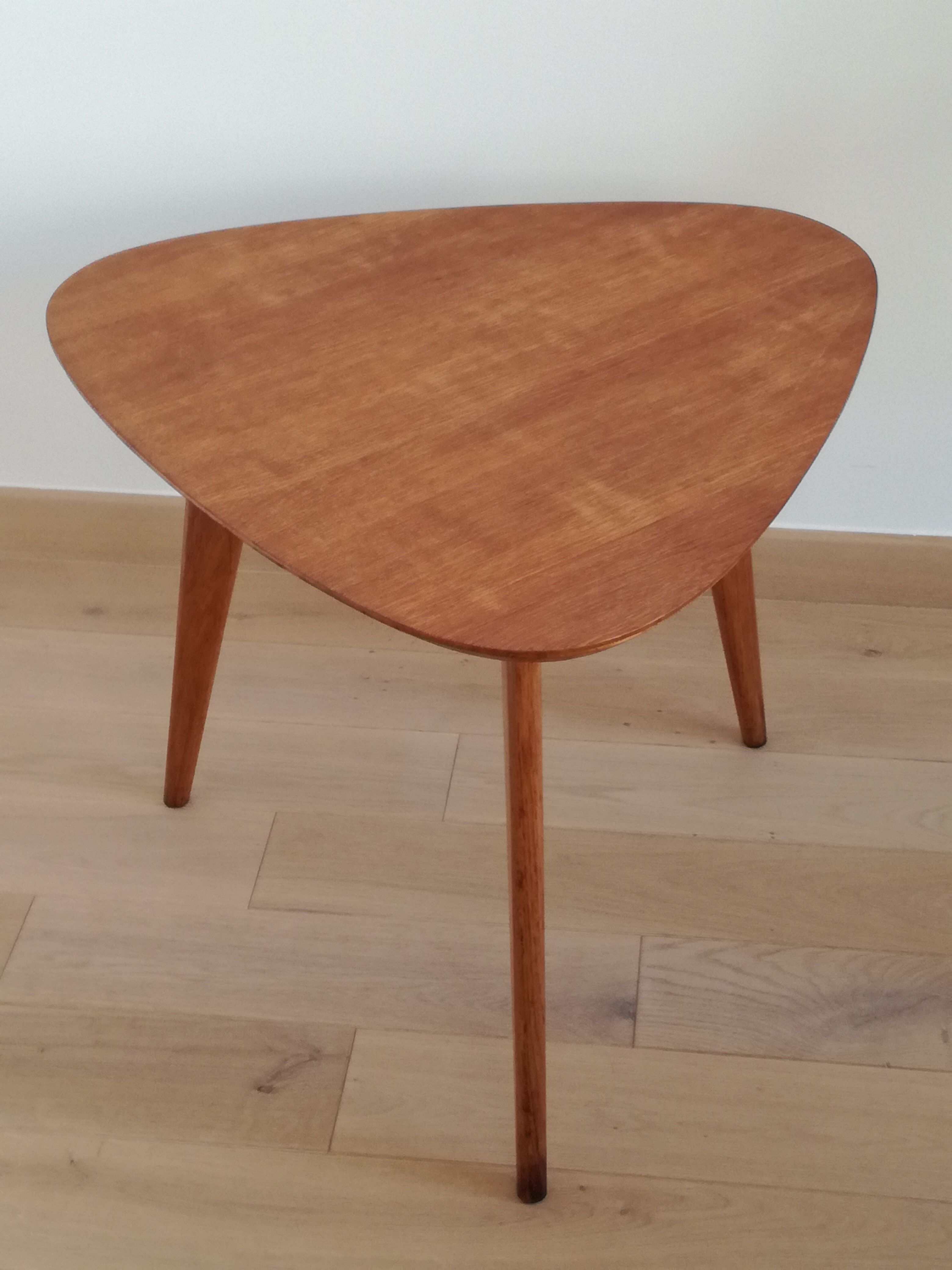 Table basse tripode vintage
