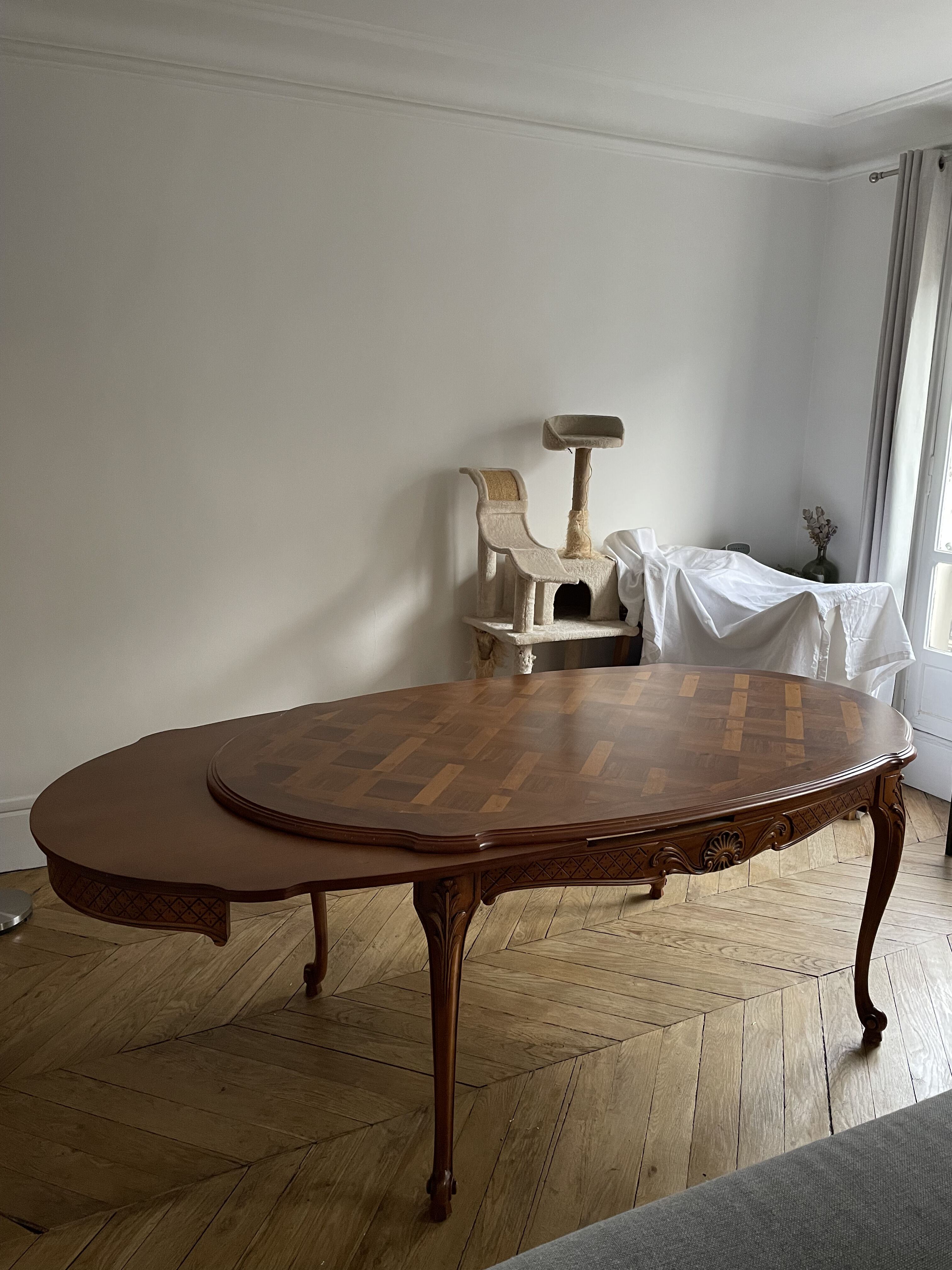 Louis XV style extendable oval wooden dining table