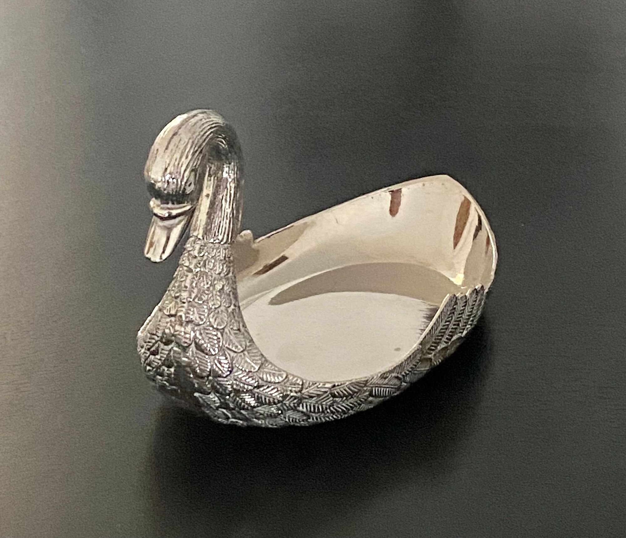1 jewelry cup or empty metal swan shaped pocket