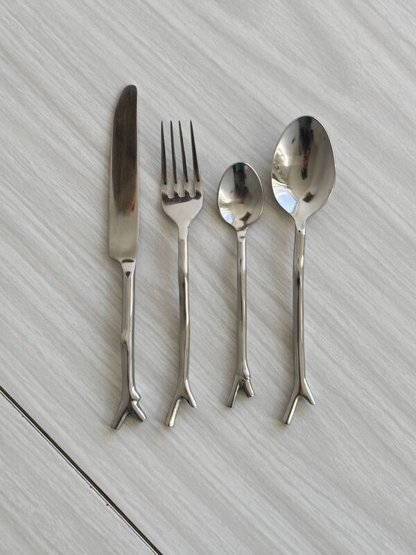 Set de 20 couverts en métal argenté brillant