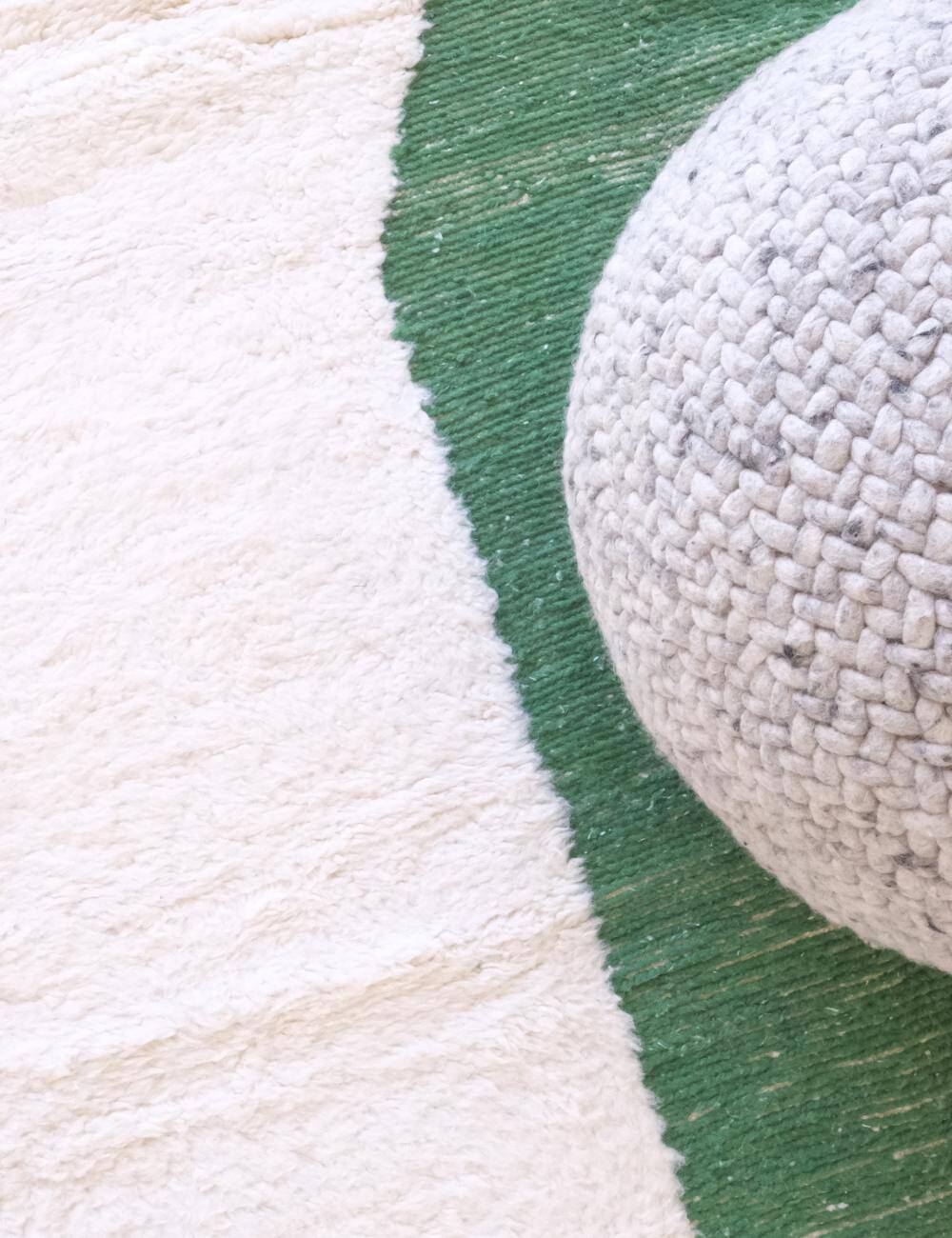 Contemporary White and Green Rug - 293 x 251 cm