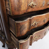Rococo chest of drawers in walnut from Southern Germany around the 1780s