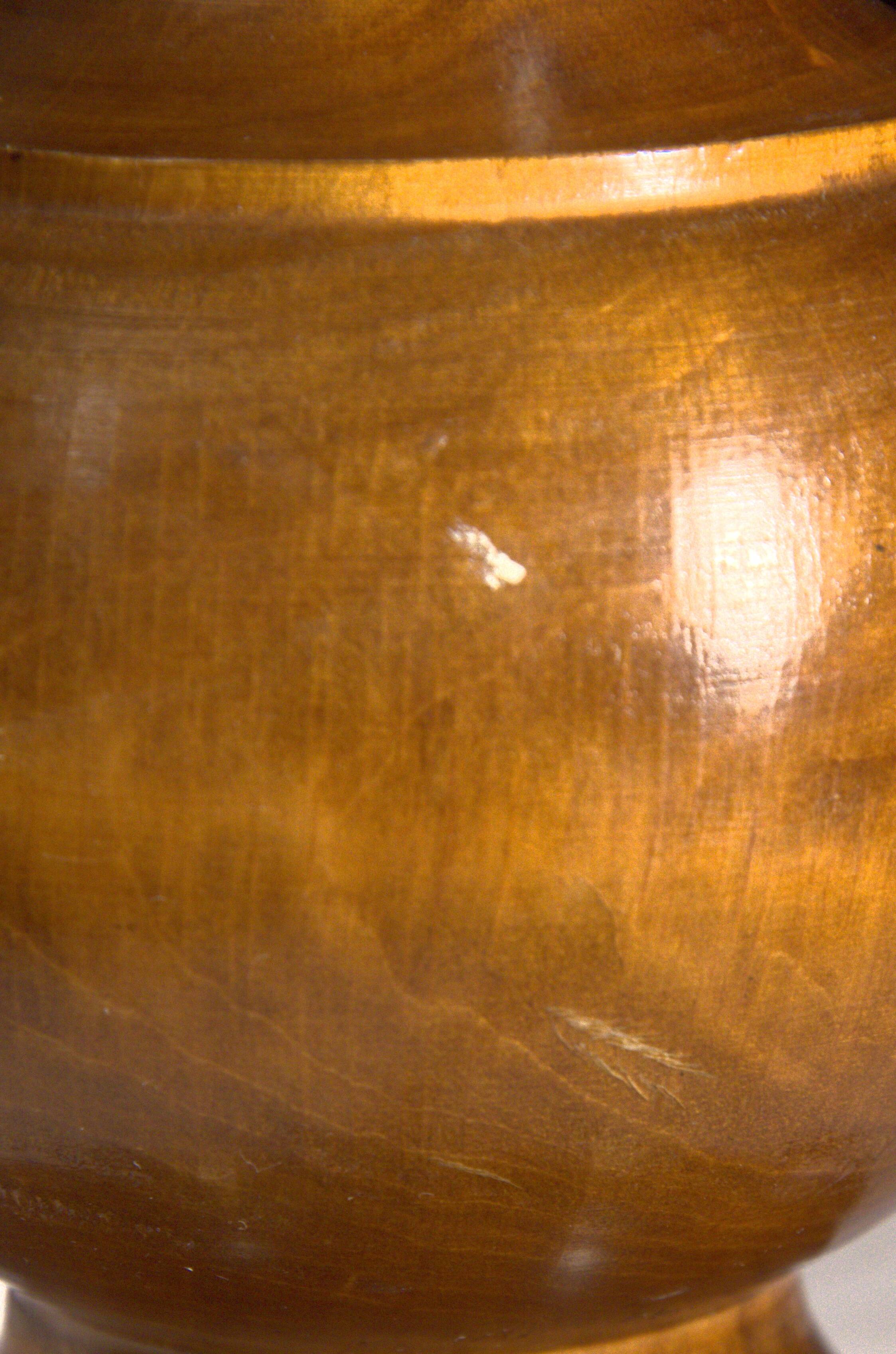 Retro-style lamp in turned wood and gold metal, 37x57cm