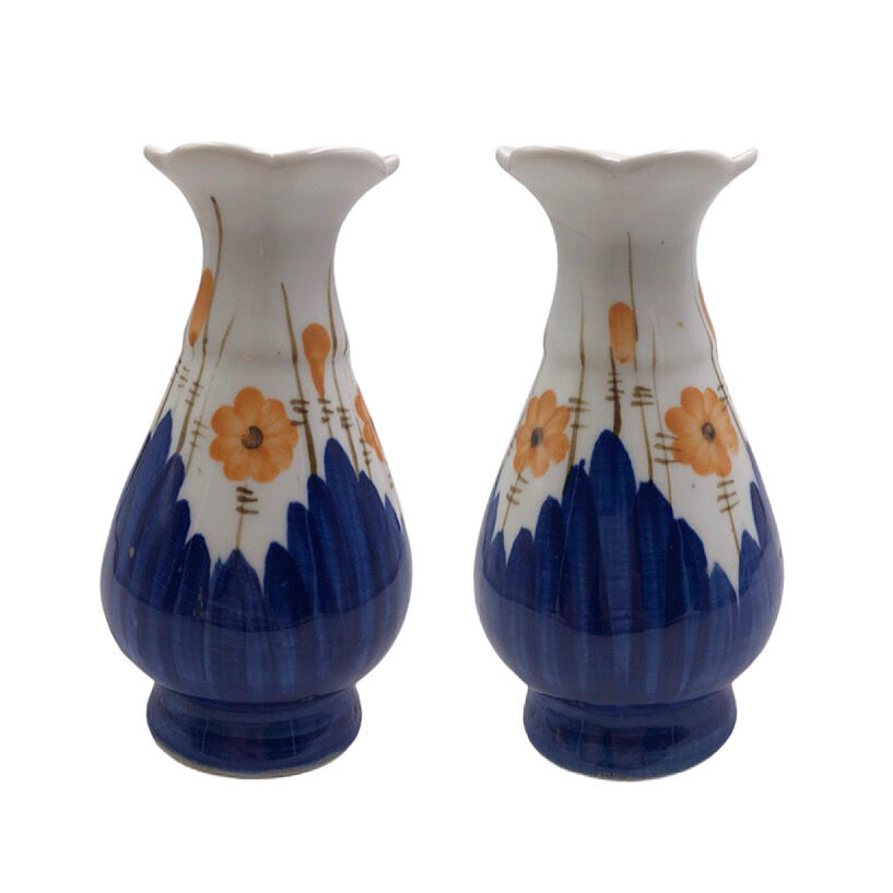 Small flowery vintage vases