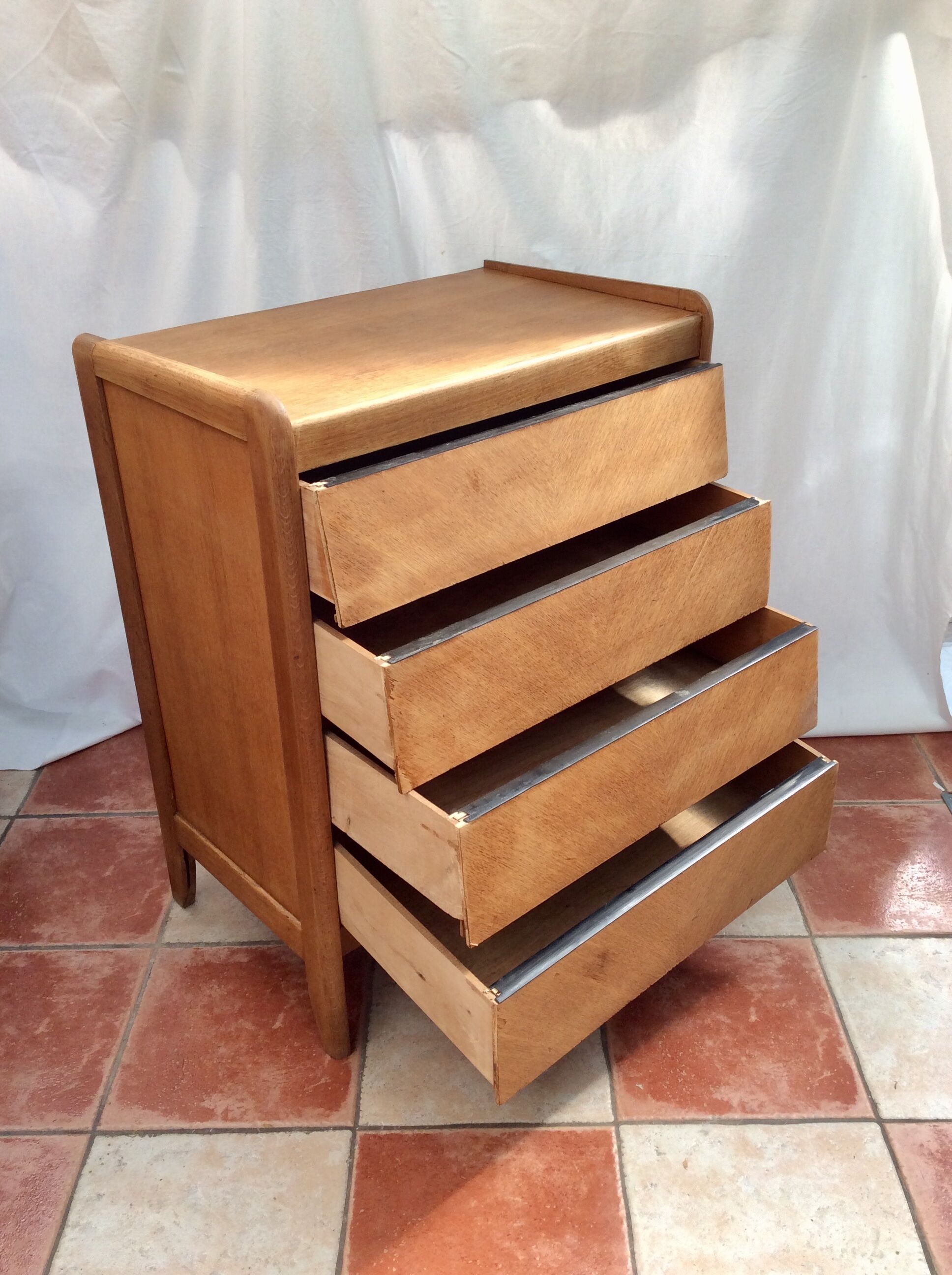 Wooden dresser with 4 drawers around 1950s-1960s dimension: height -90cm- width -70cm-