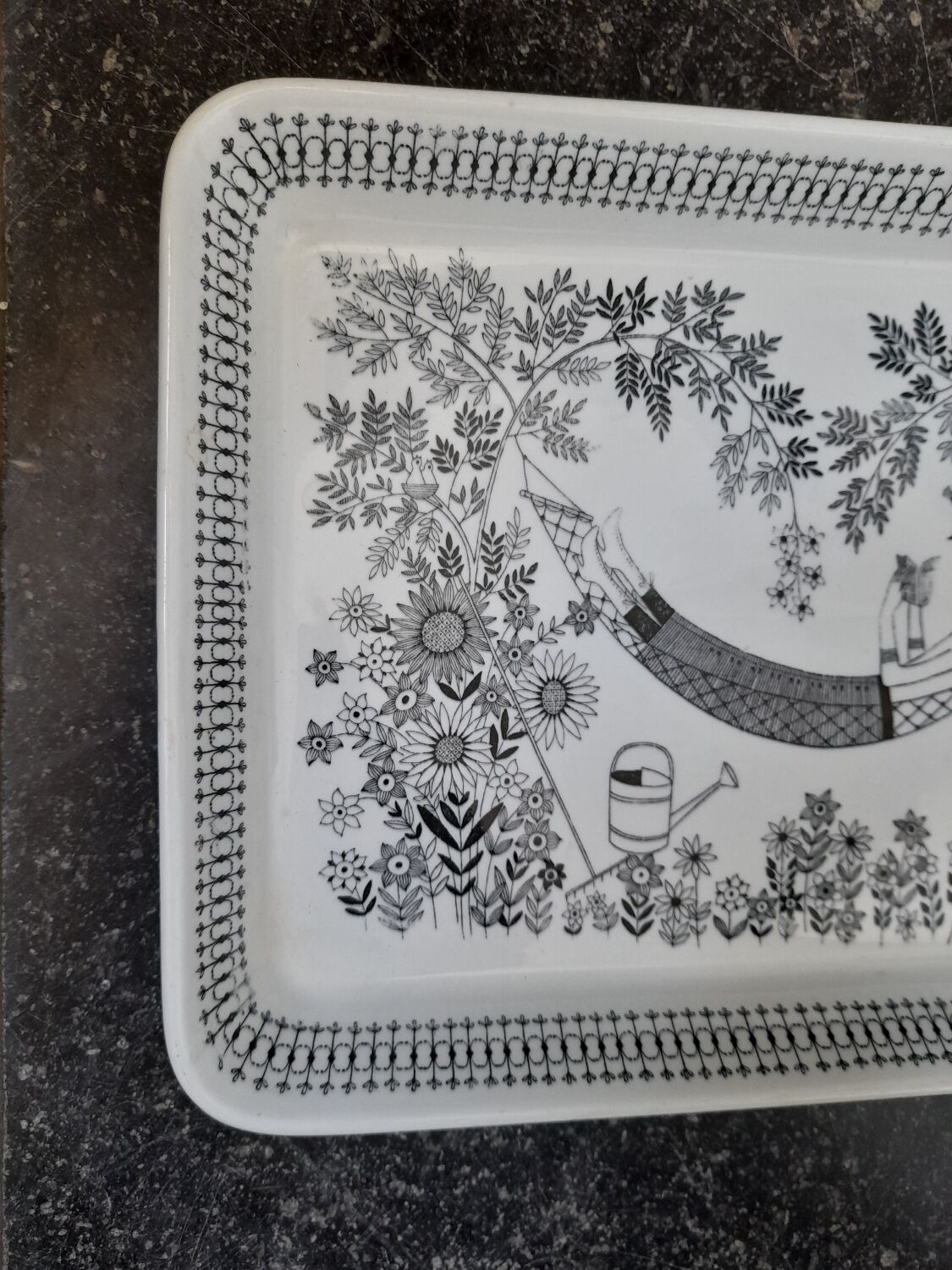 Emilia dish by Raija Uosikkinen for Arabia 1959