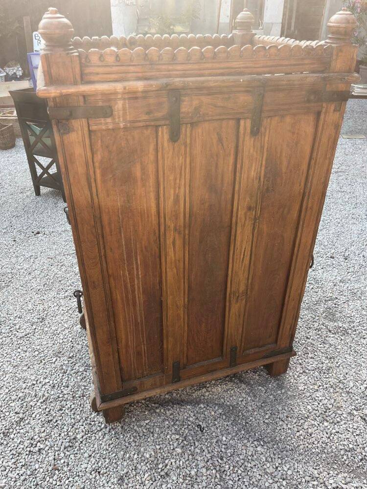 Storage unit with 4 doors