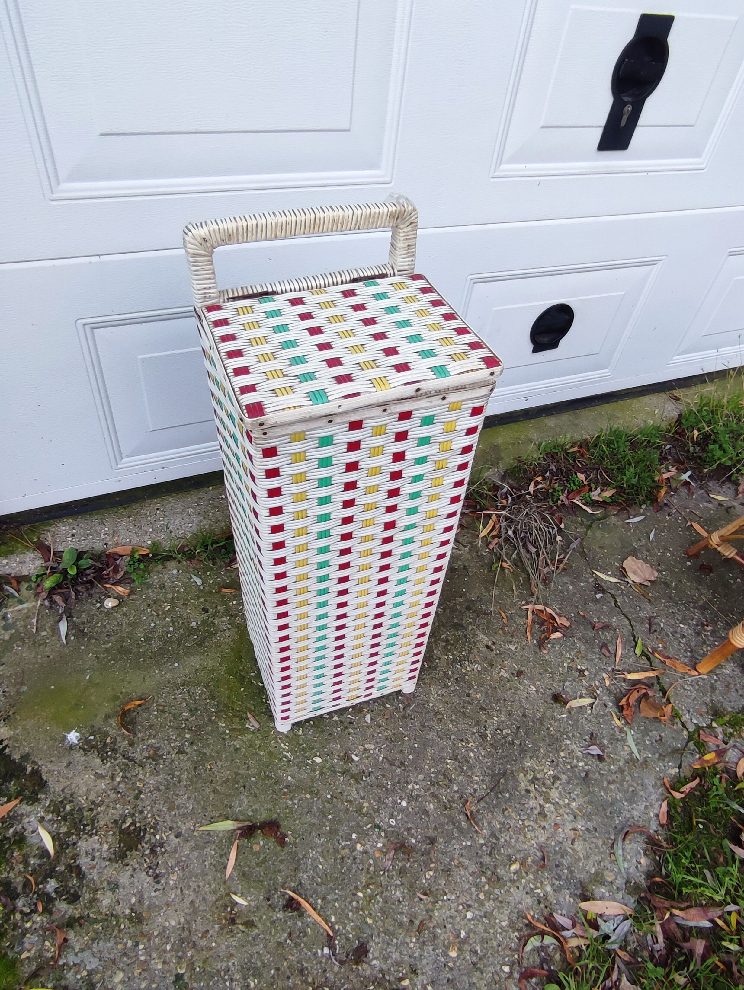 Huche bread basket scoubidou 1950