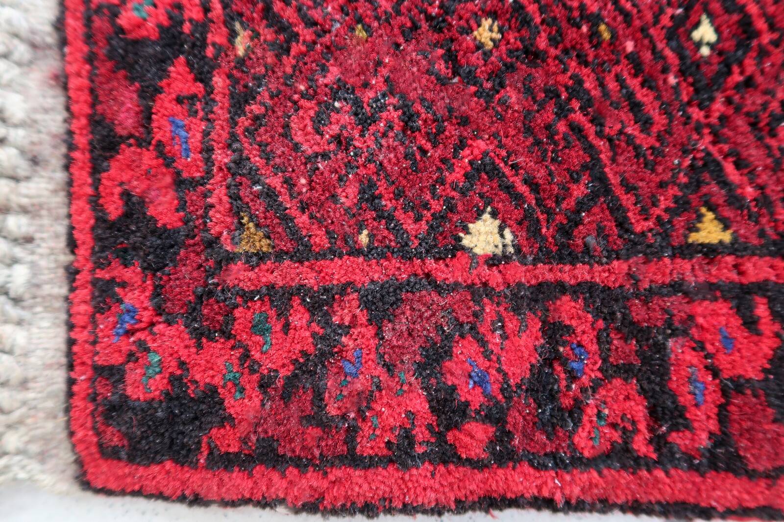 Tapis vintage fait main Ersari – 24 x 29 cm – Rouge éclatant - 1C970