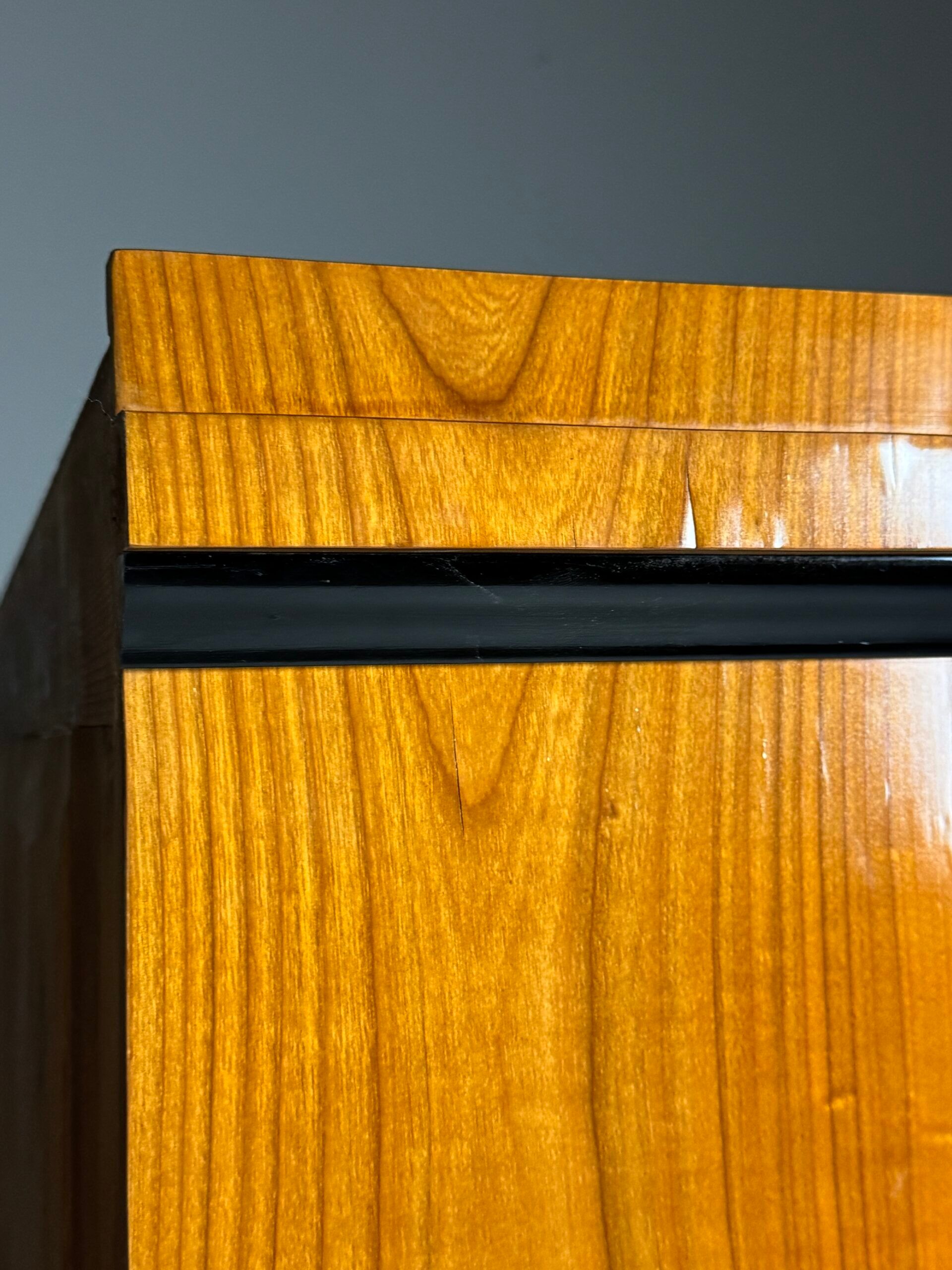 Vitrine Biedermeier allemande du 19e siècle