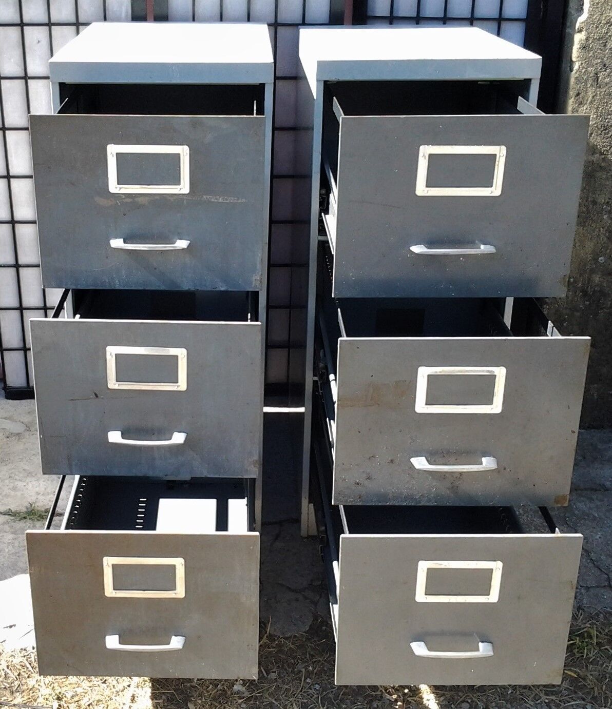 Paire de casiers industriels
