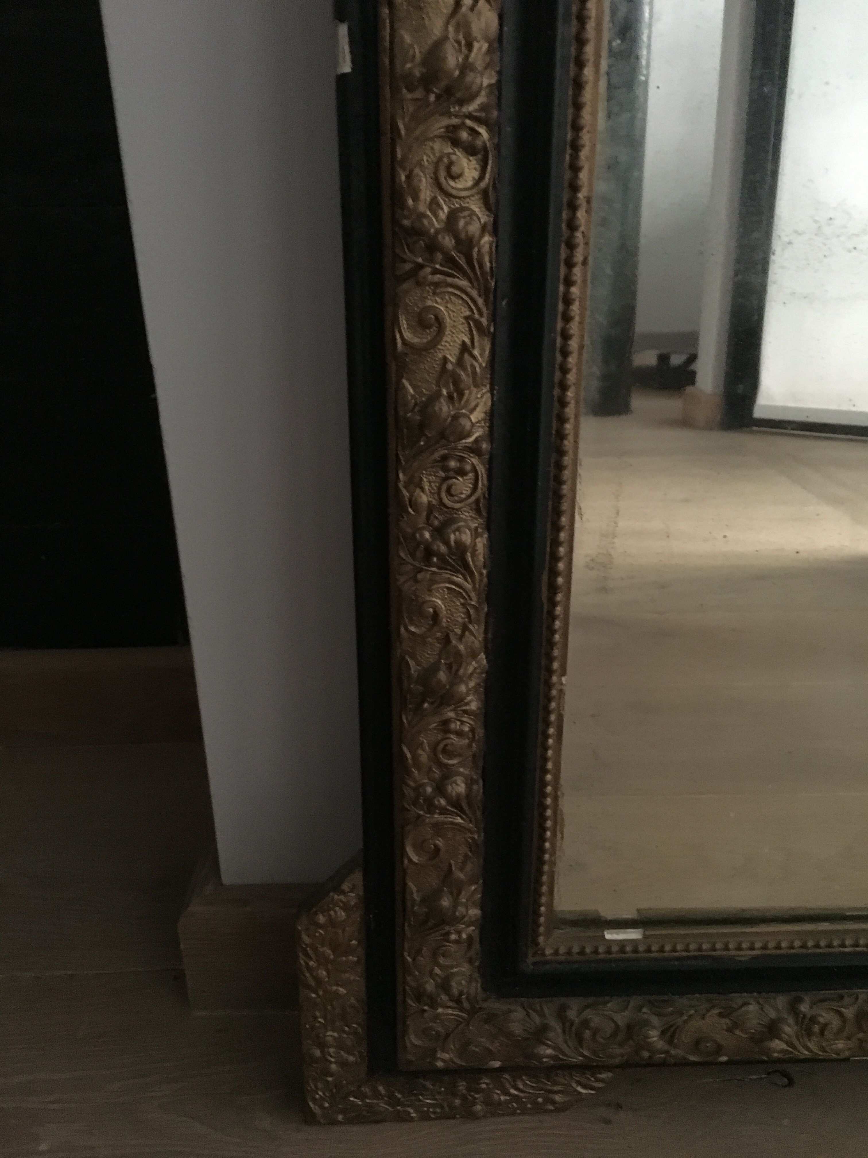 Black and gold mirror - 69 x 79cm