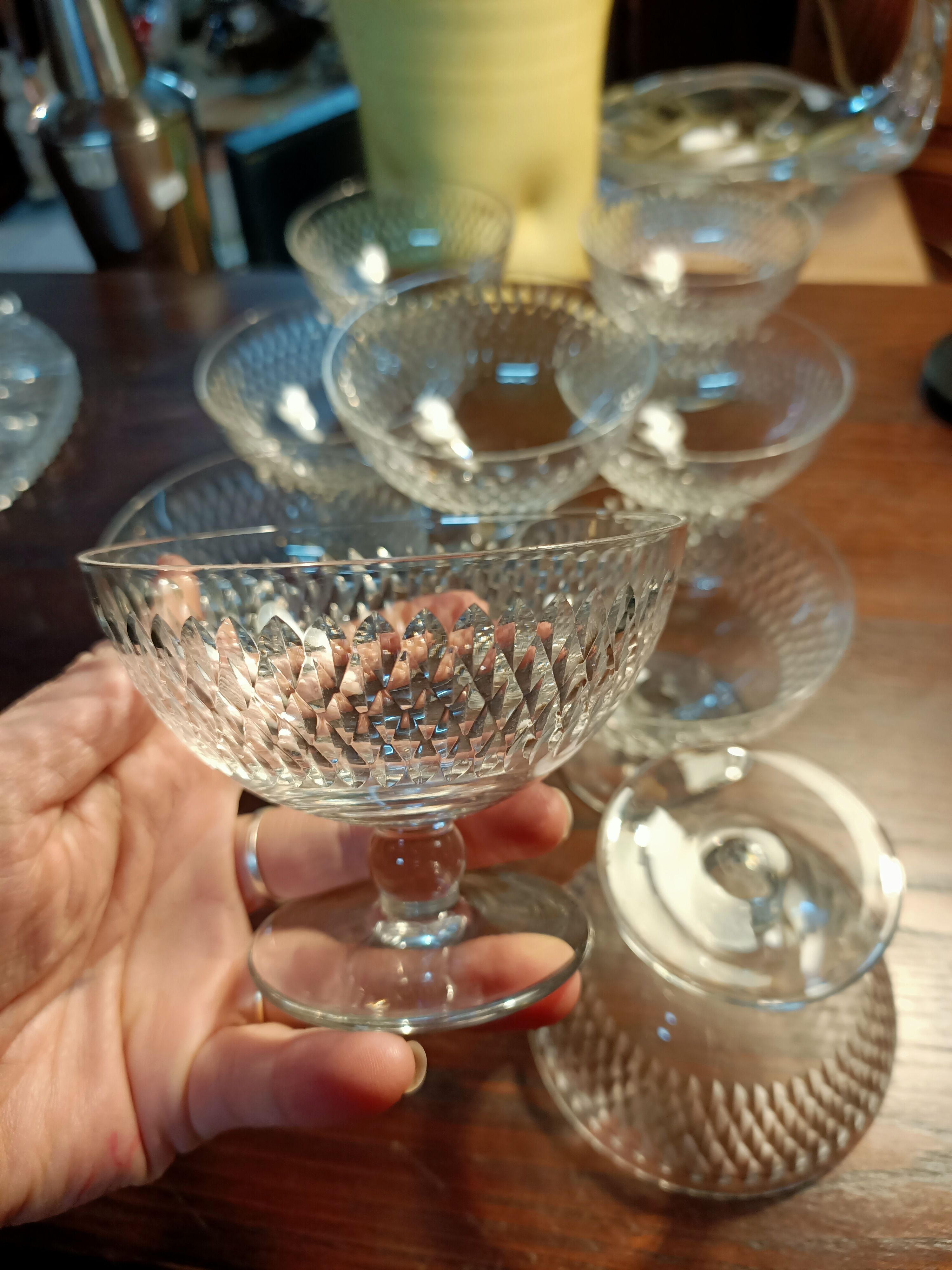 9 coupes a champagne baccarat années 20