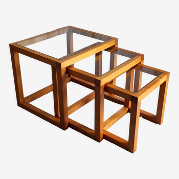Nesting tables in solid wood and glass – 70s