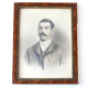 Photographie encadrée portrait homme moustachu années 20