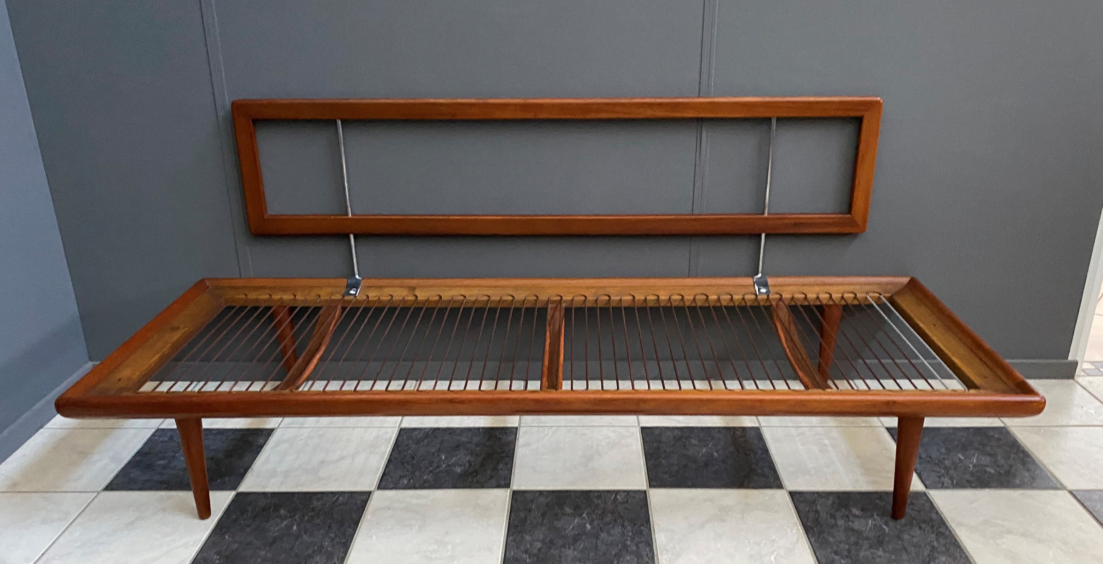 Daybed by Peter Hvidt for France & Daverkosen