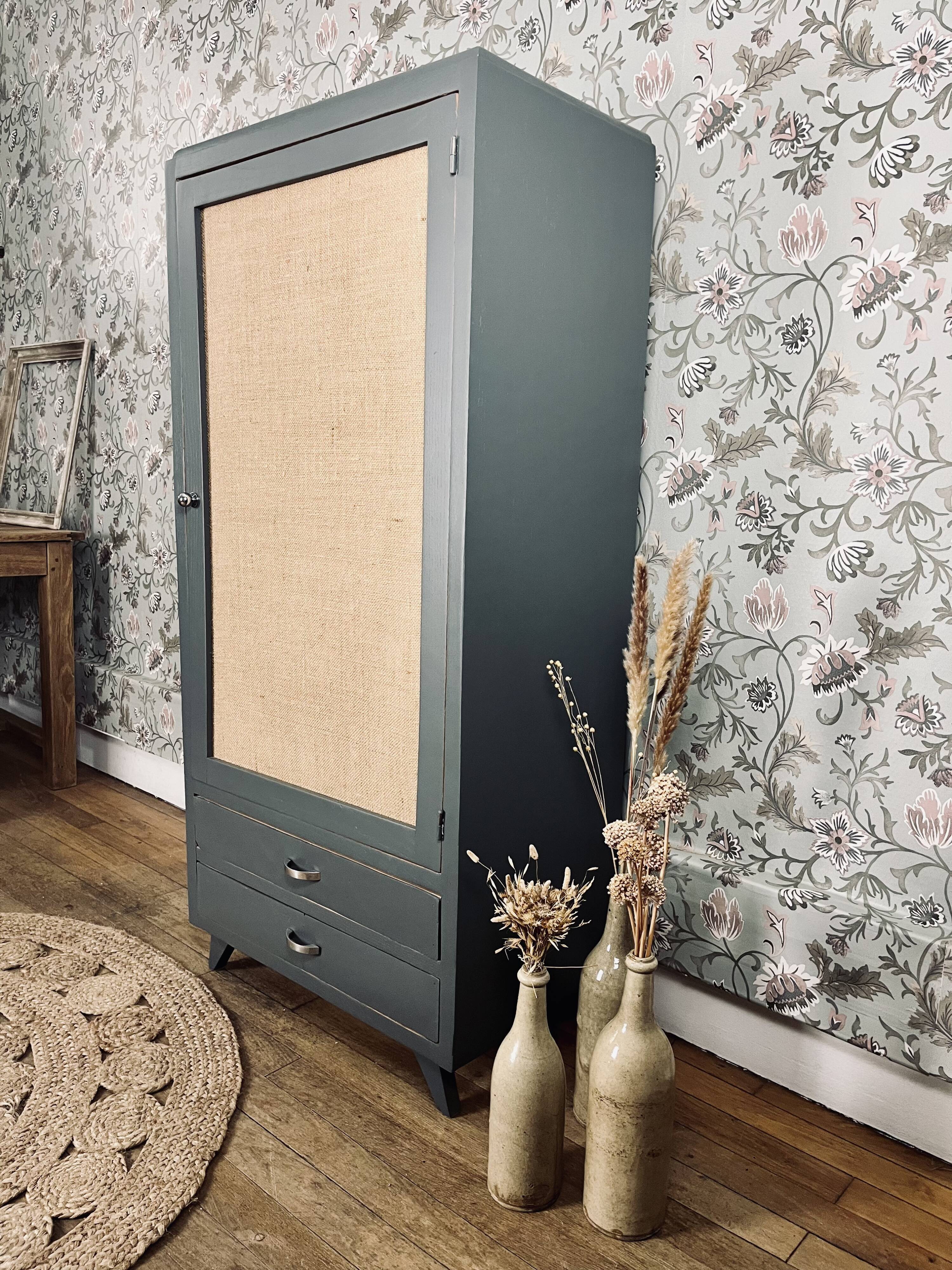 Upcycled bonnetière