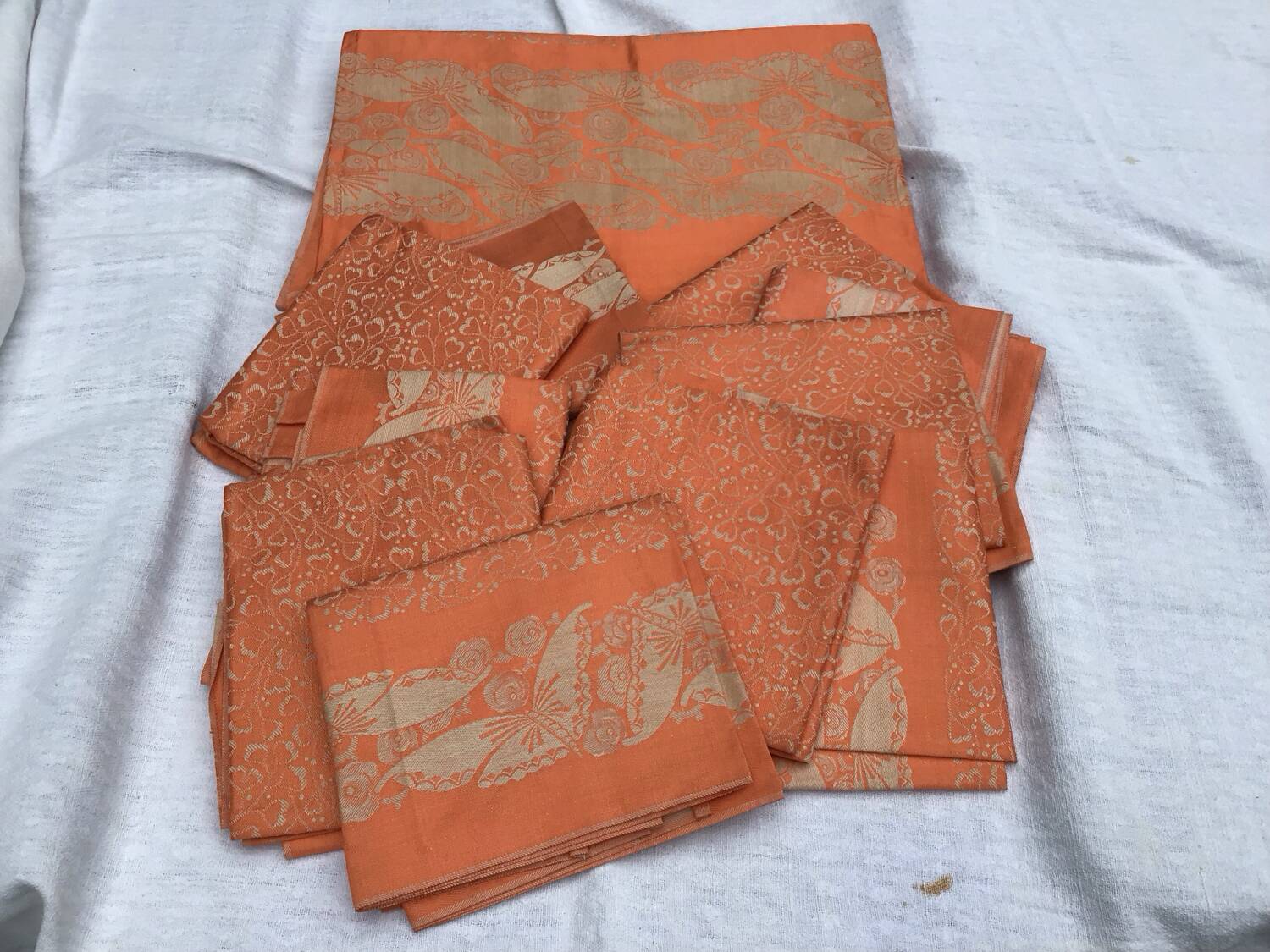Coral butterfly tablecloth and 12 napkins