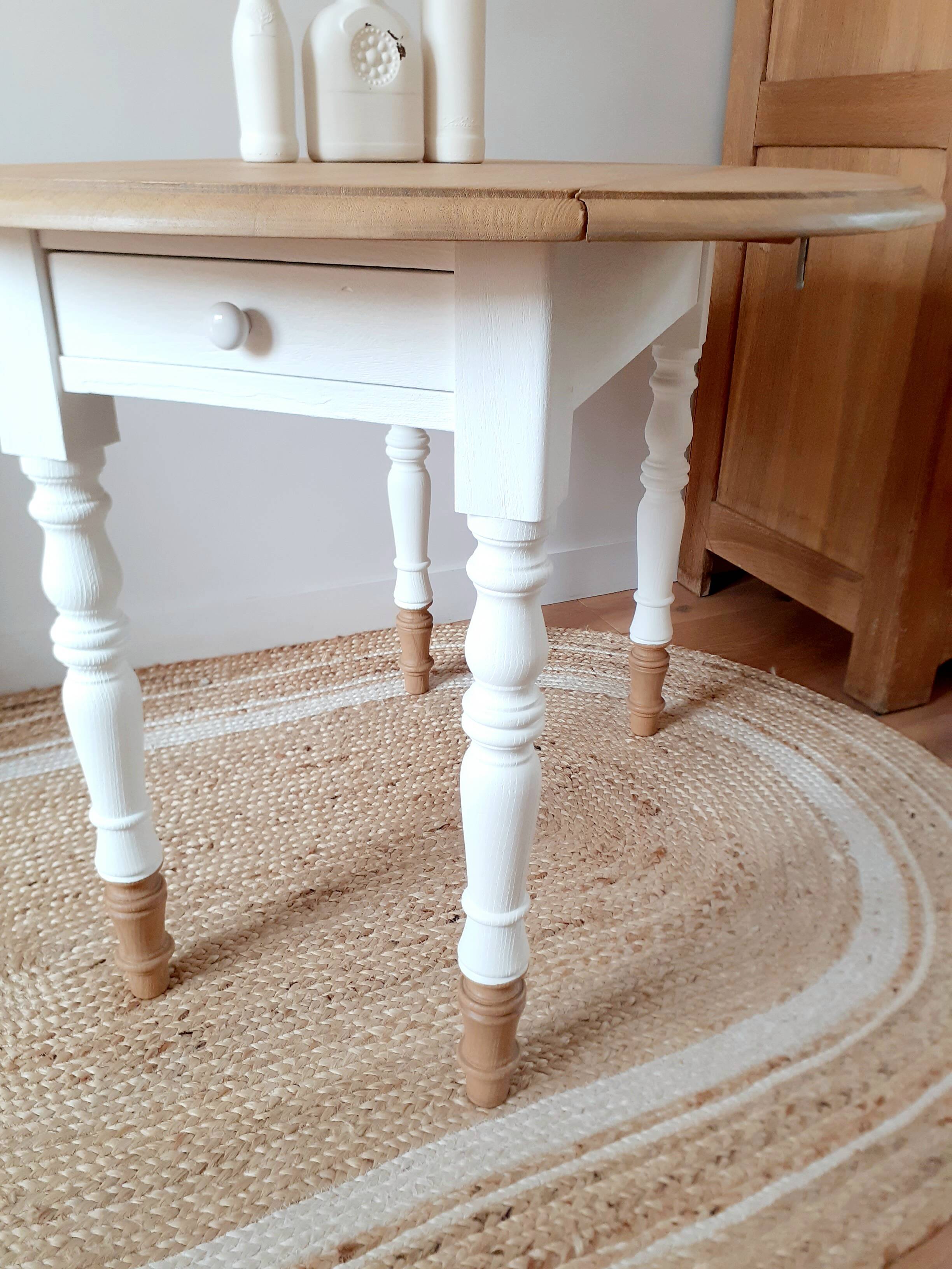 Round table with flaps restyled