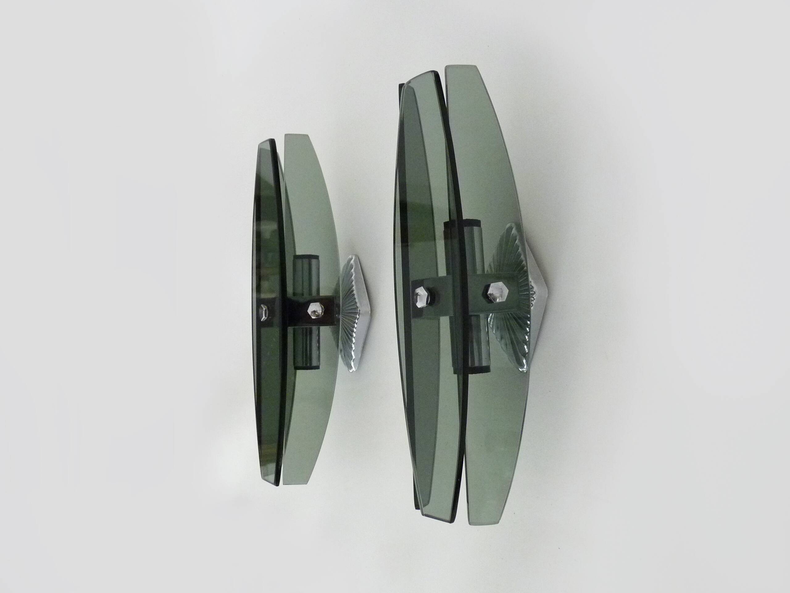 Pair of Italian wall lights Veca Fontana Arte in smoked glass and chrome.