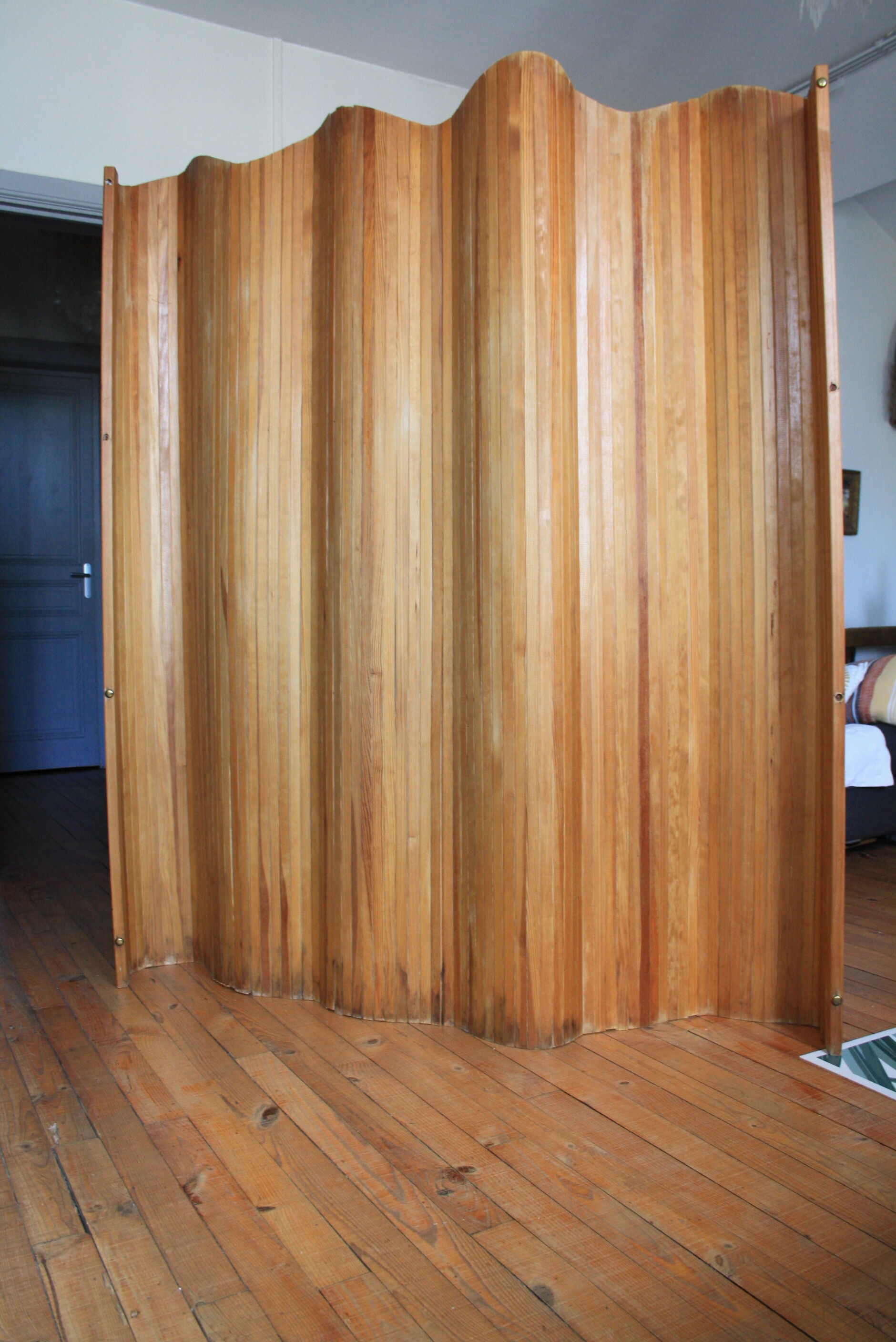 Wooden screen