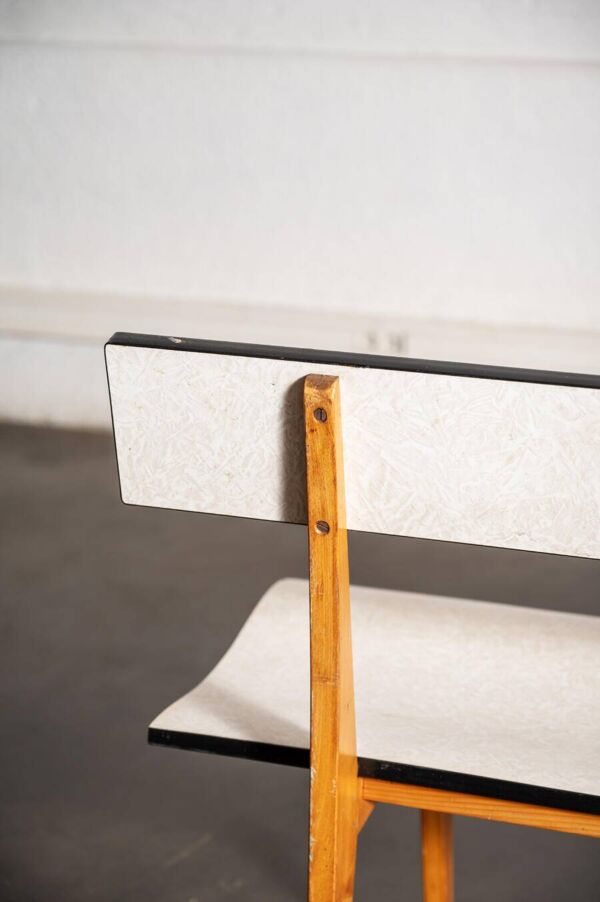 Banc en bois et formica