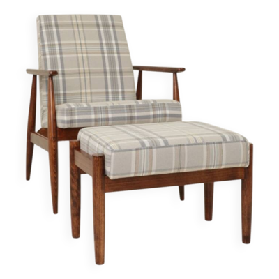 Ensemble fauteuil et repose-pieds vintage Tartan Royal Design style milieu du siècle.