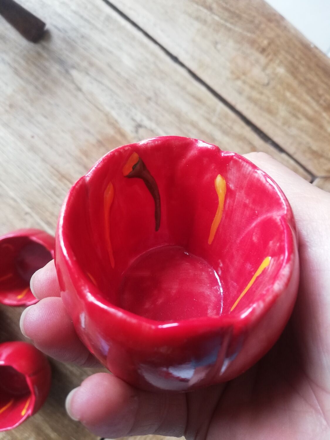 Set of 4 red tulip bowls by Villeroy & Boch.