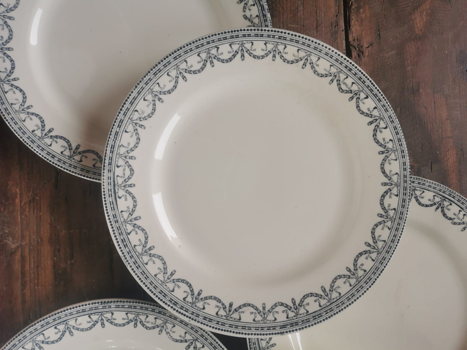 Serving of 6 plates in iron earth, Salins