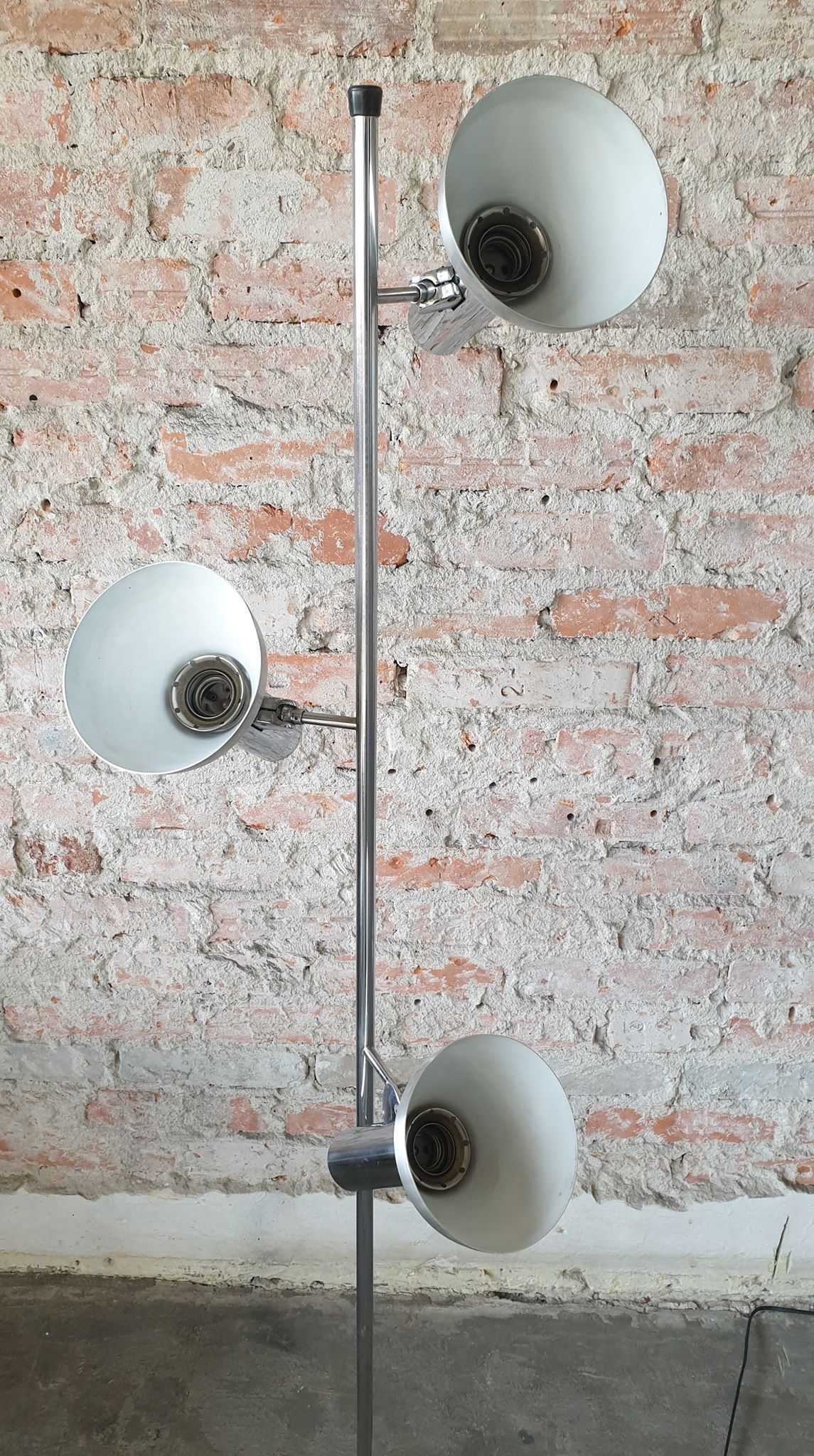 Vintage silver floor lamp, 1970