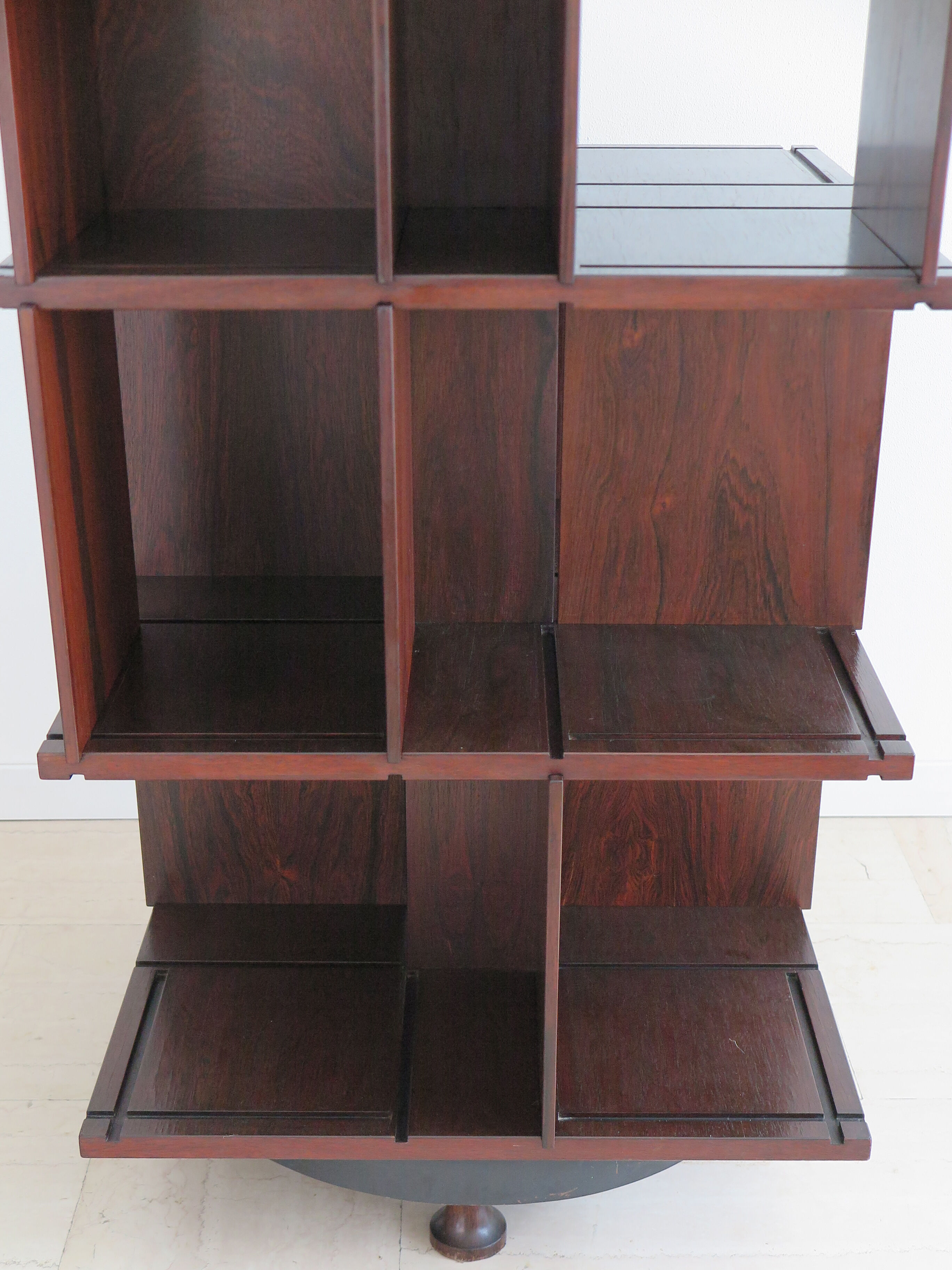 Gianfranco Frattini for Bernini swivel bookcase model 823 , Italy 1963