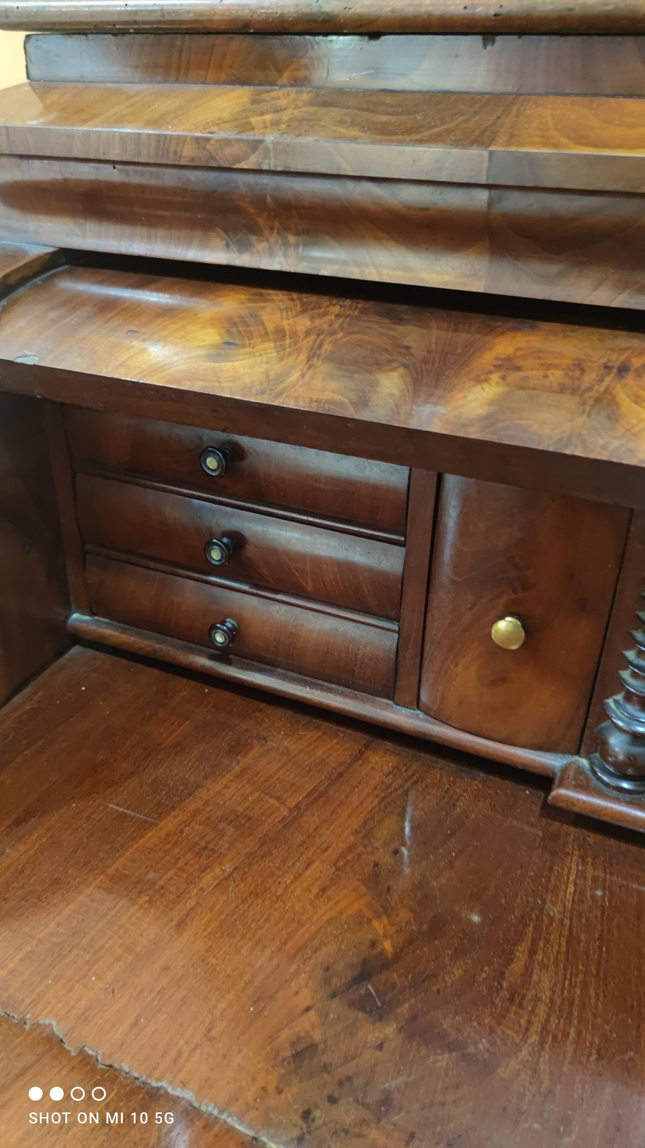 Victorian mahogany library desk, circa 1820