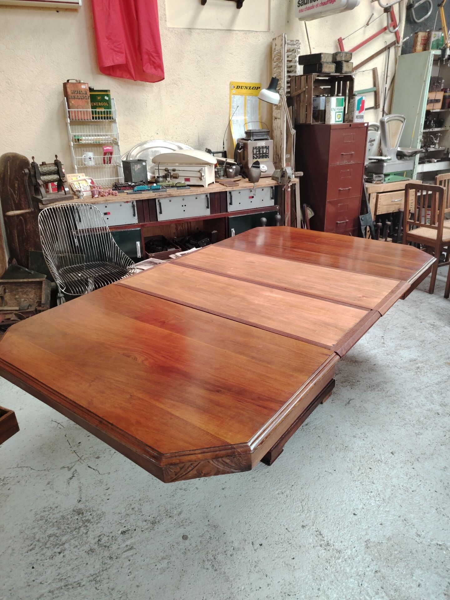 Large Art Deco dining table in solid wood - 1930