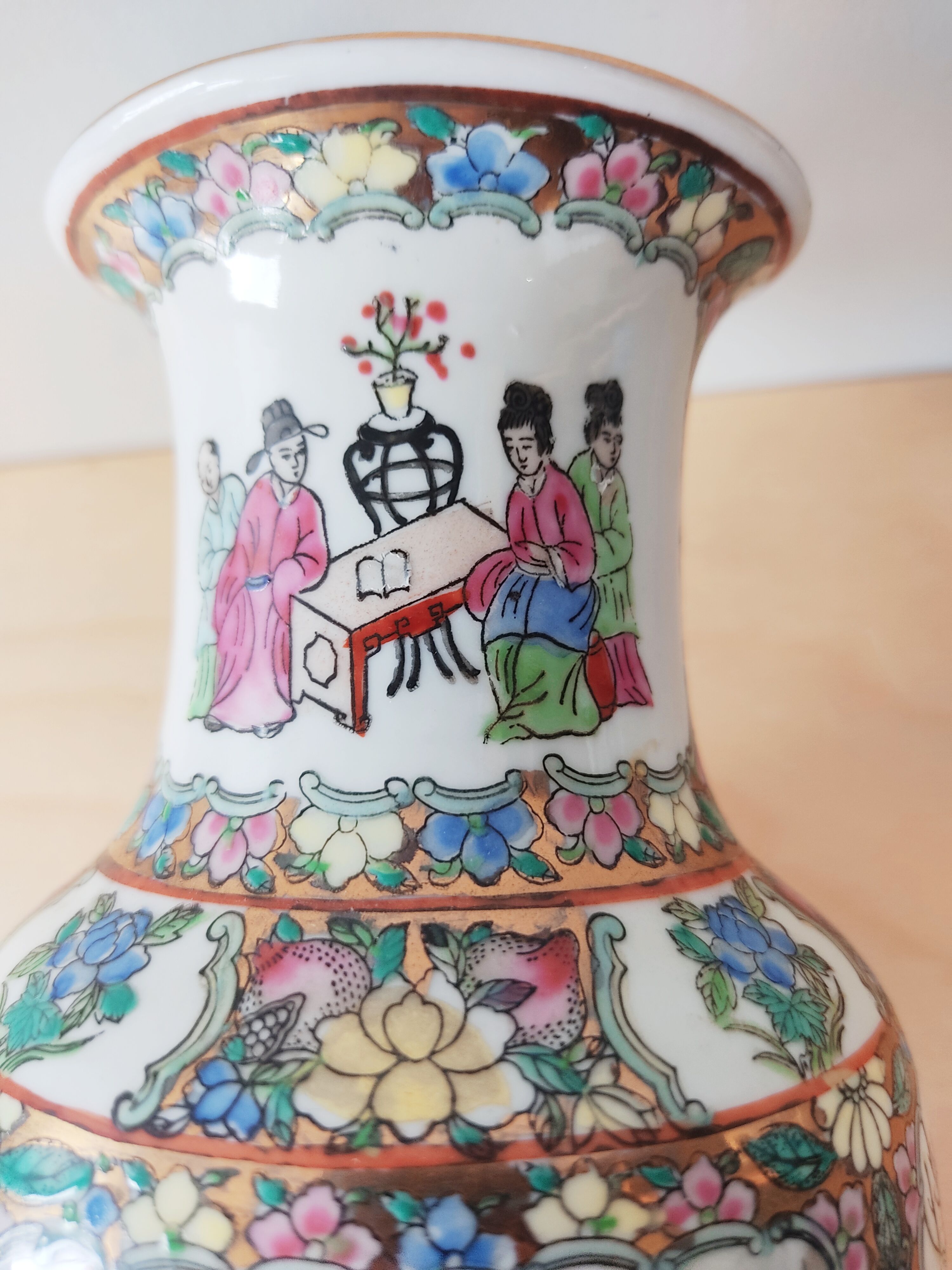 Porcelain vase china canton style
