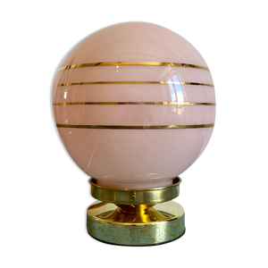 lampe à poser globe vintage en opaline rose