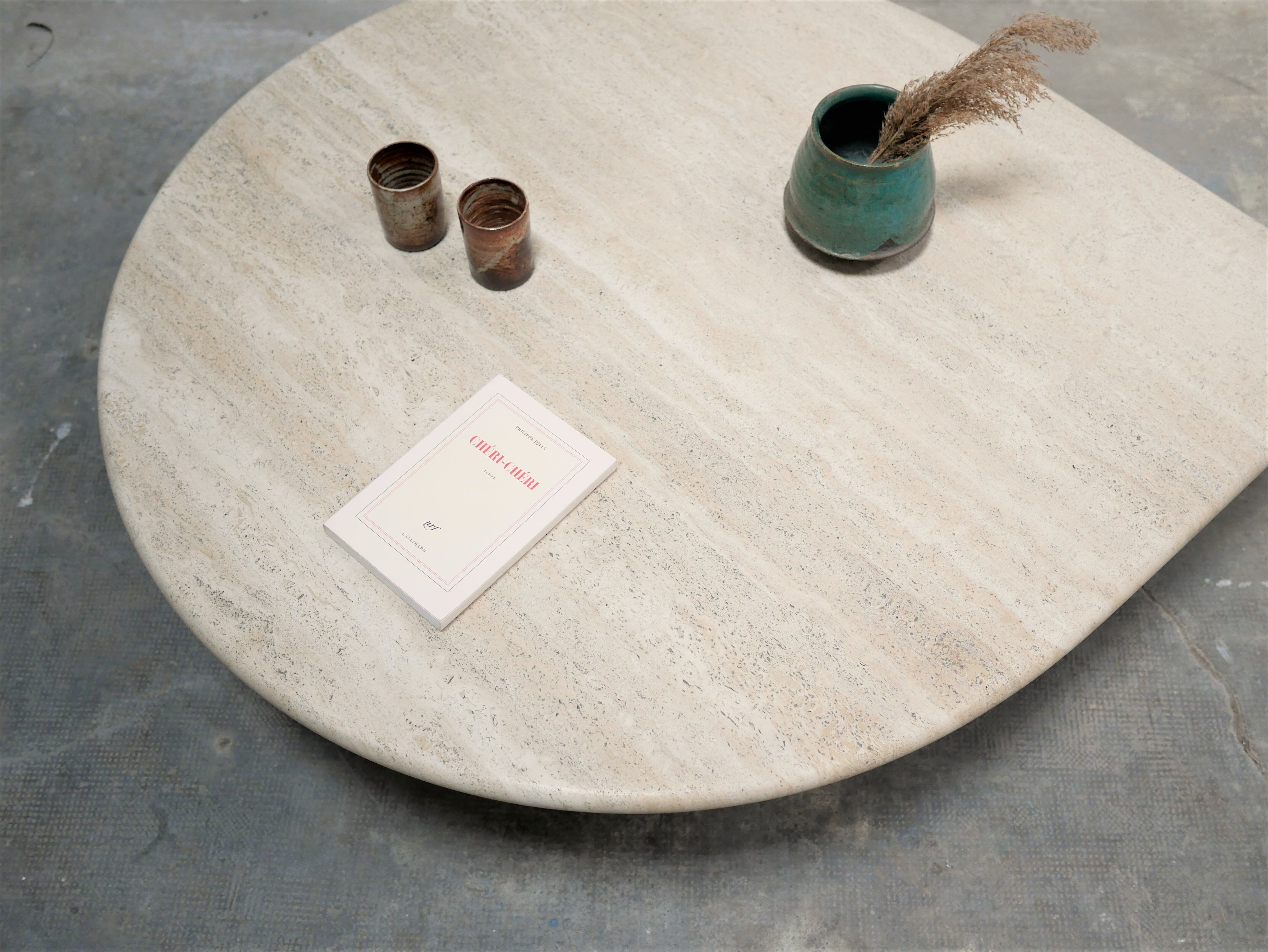Table basse vintage en travertin