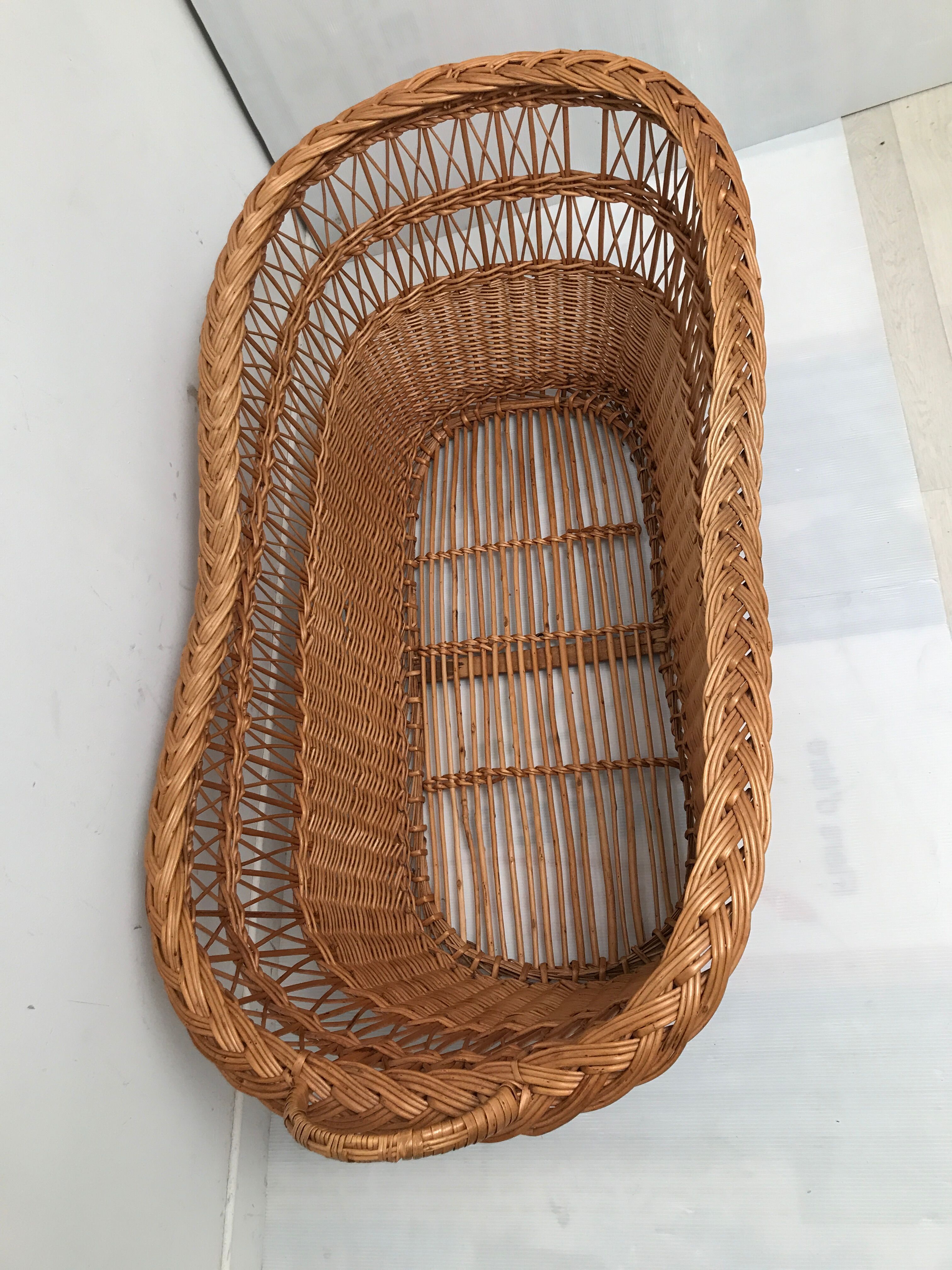 Vintage wicker cradle with 50-60s wheels
