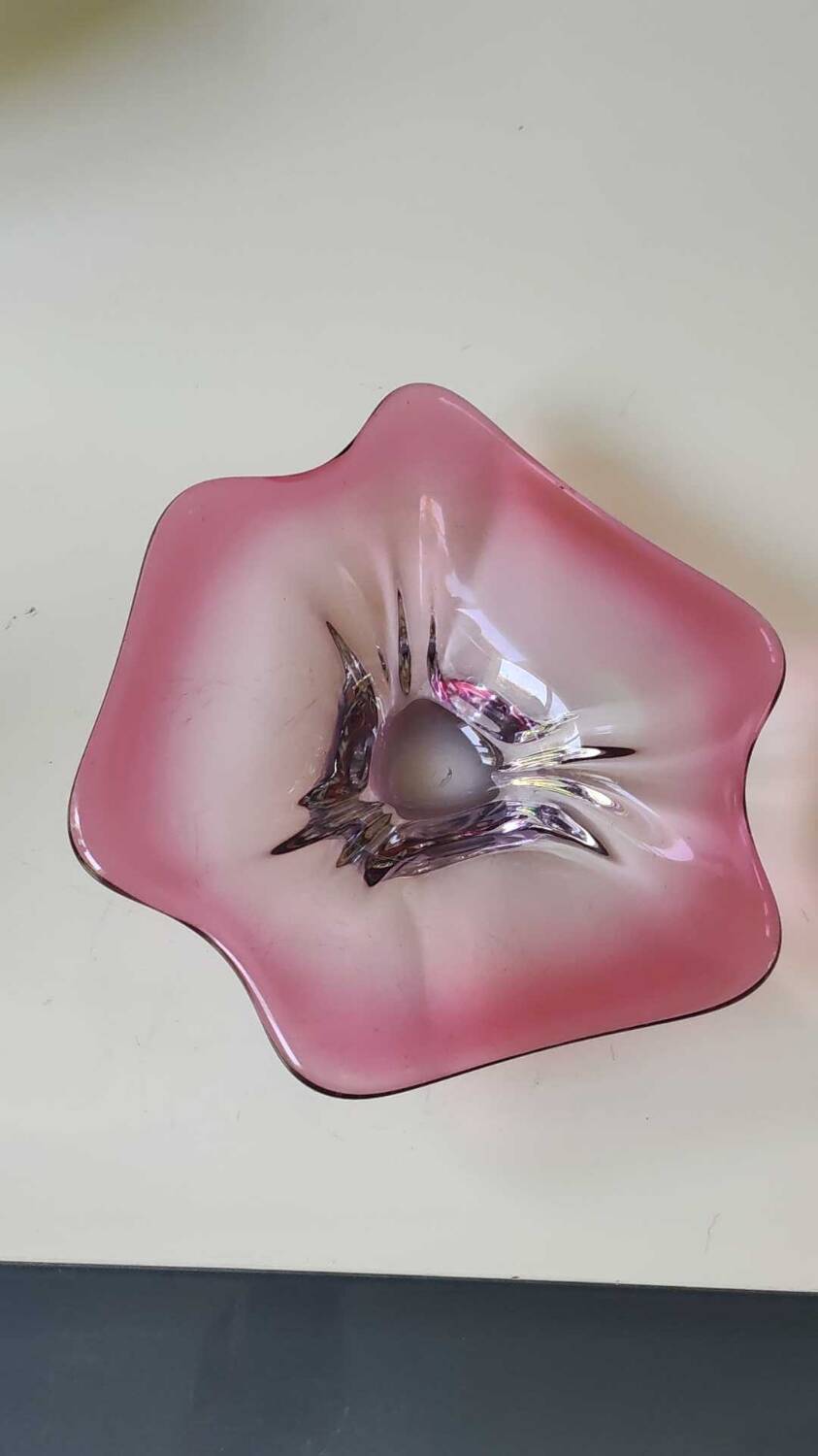 Pocket tray floral shape. in pink tones. murano style. diam 24 cm