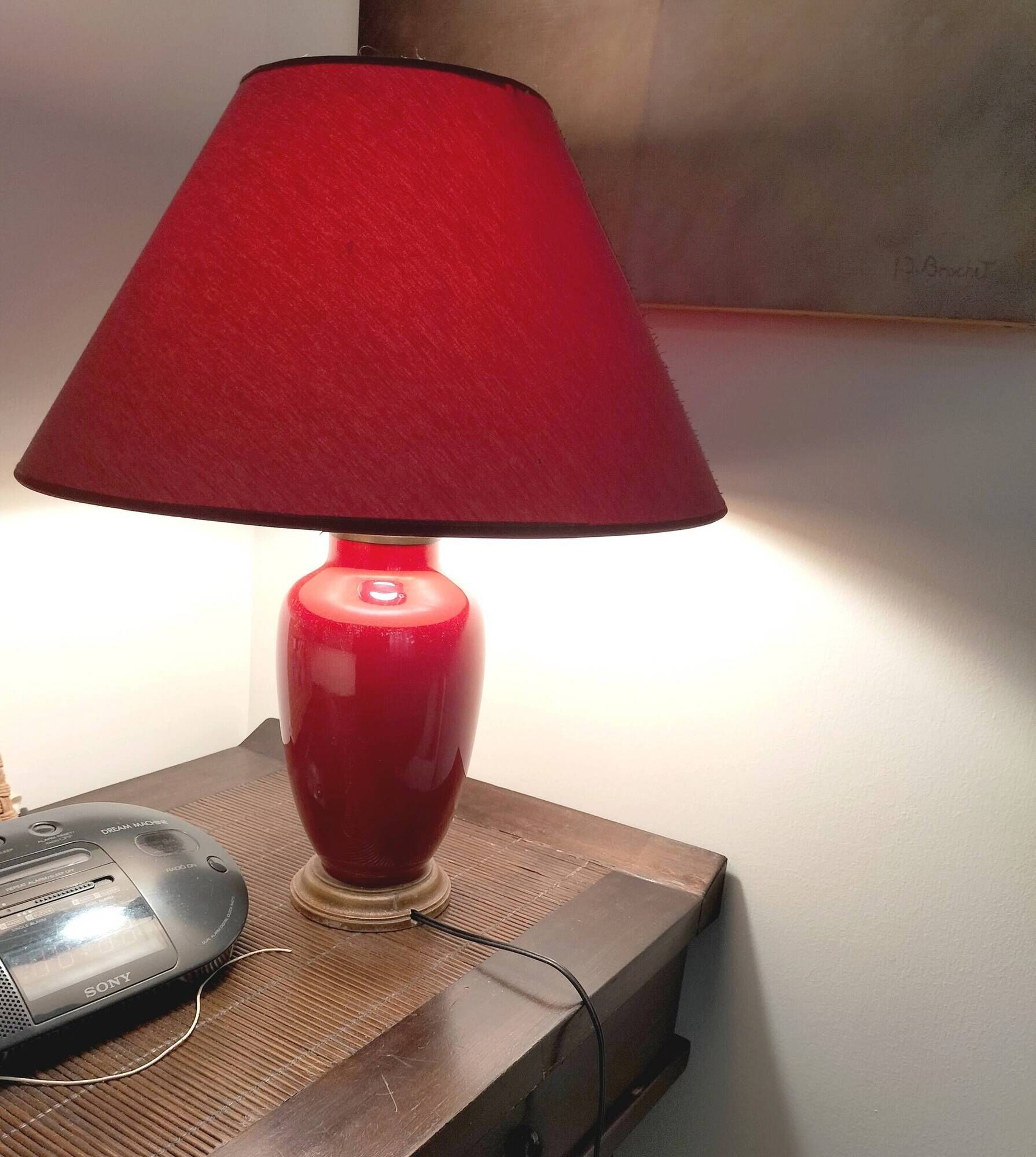Vintage ceramic table lamp with a lacquered finish, golden potiche base and brass.
