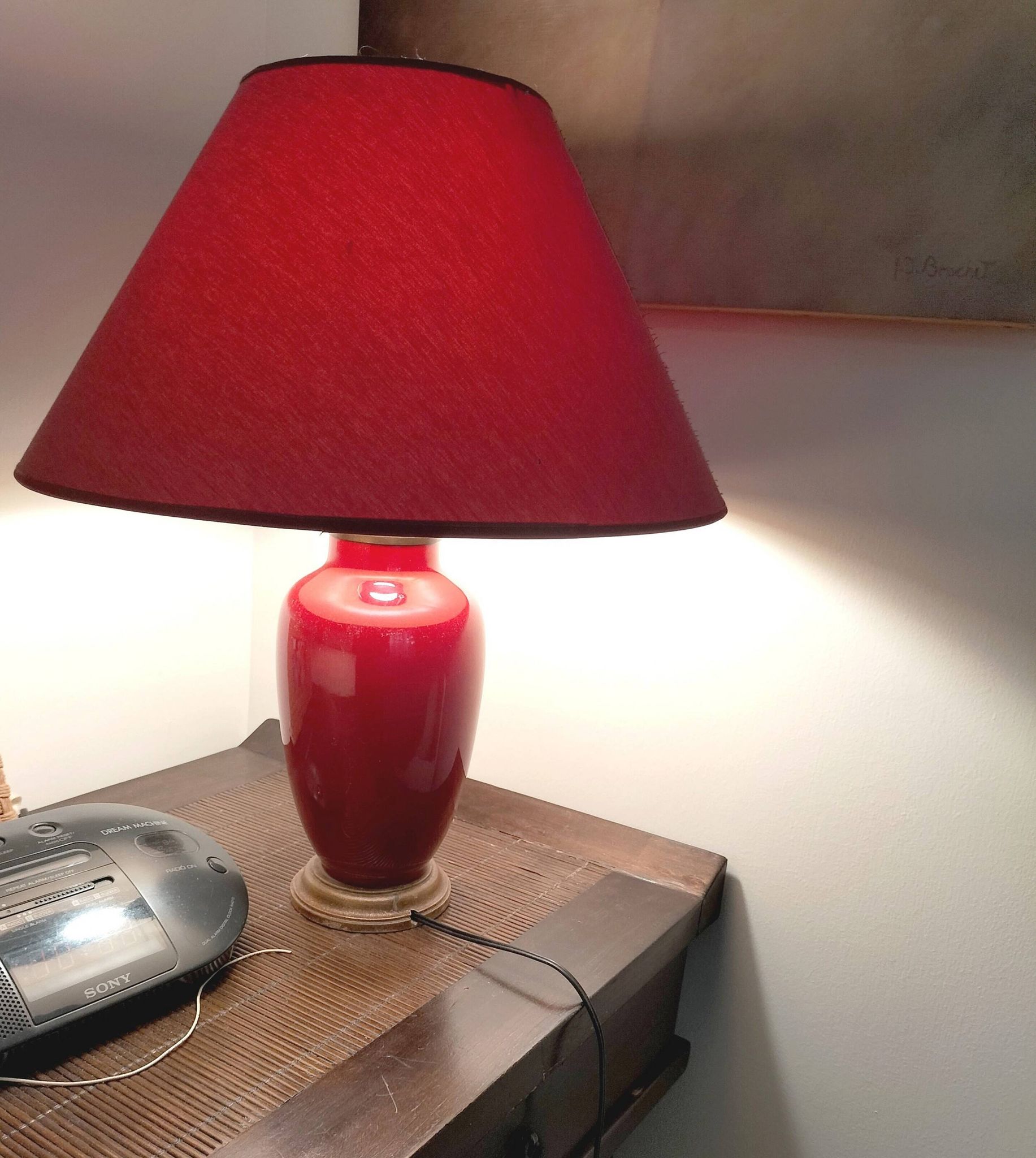 Vintage ceramic table lamp with a lacquered finish, golden potiche base and brass.