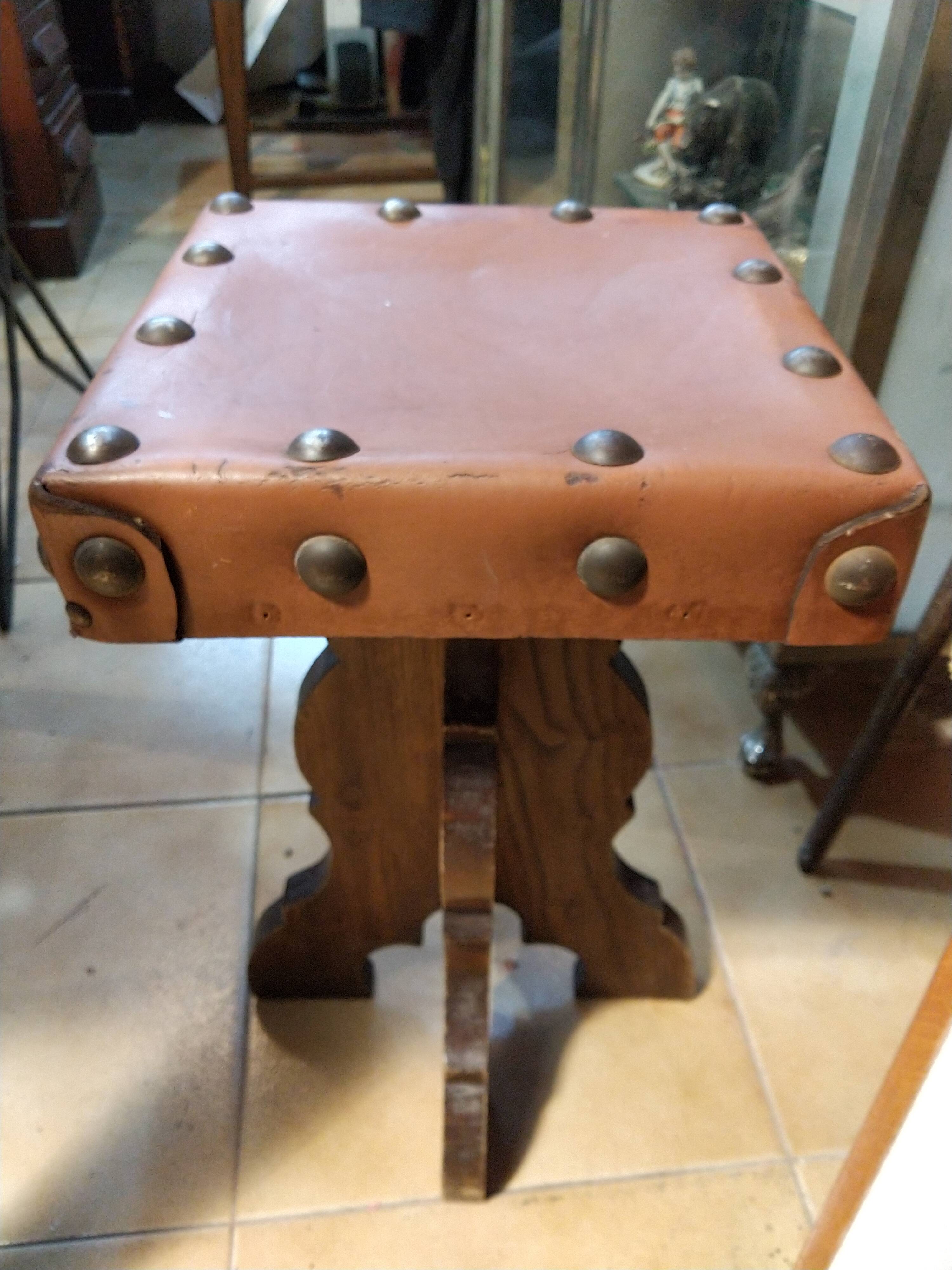 Leather tabouret