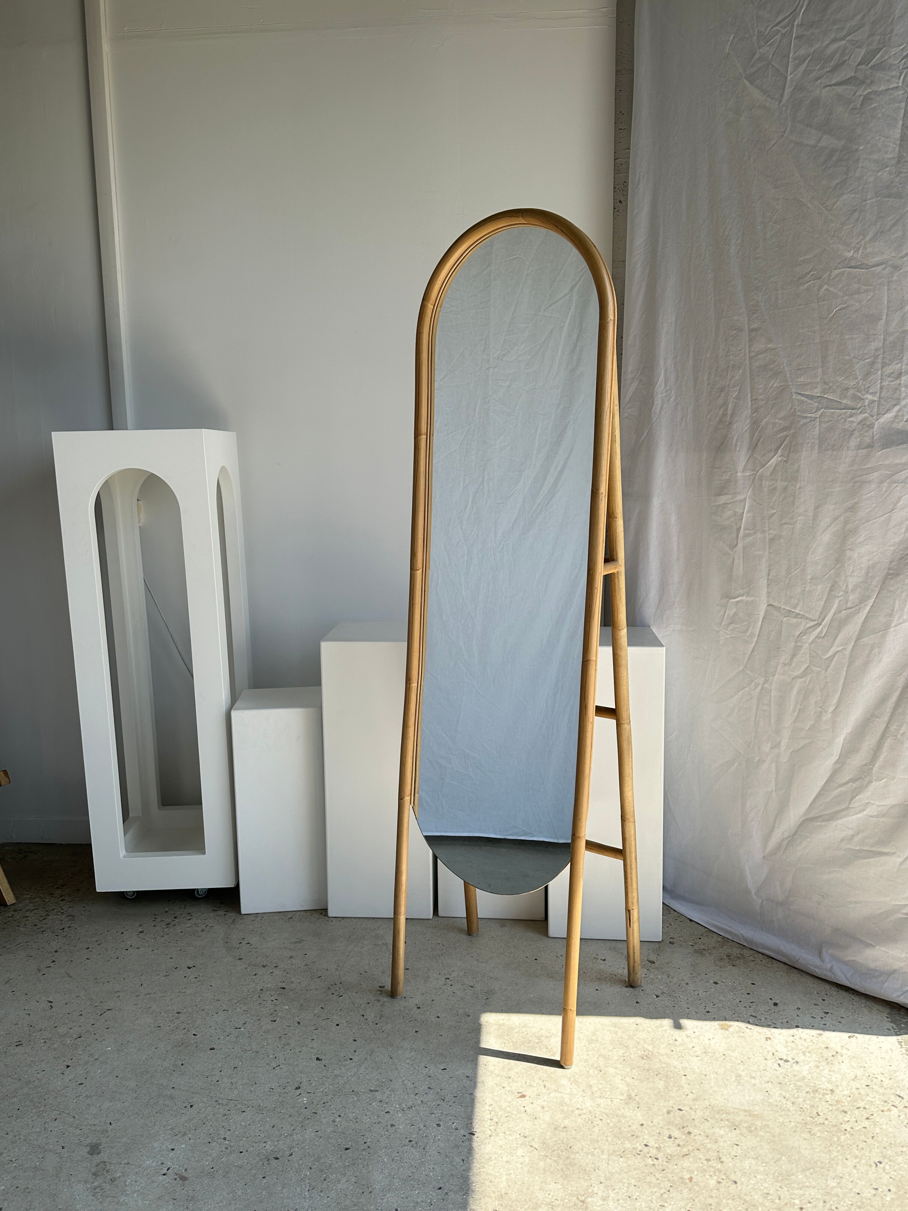 Floor mirror in bamboo and rattan H:1m80