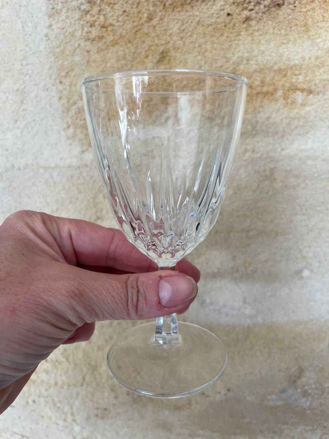 6 verres à vin à pied cannelé fabriqués en France