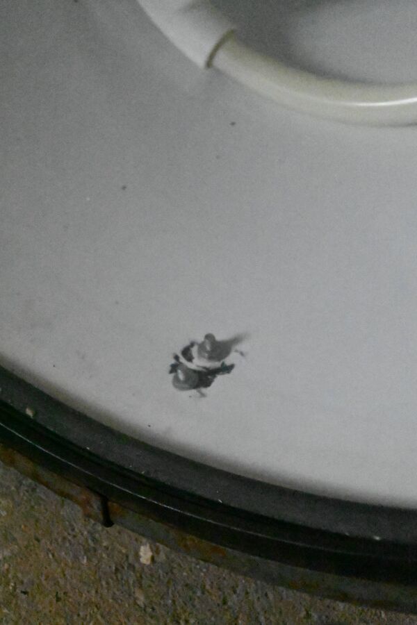 Suspension  gamelle industrielle ancienne