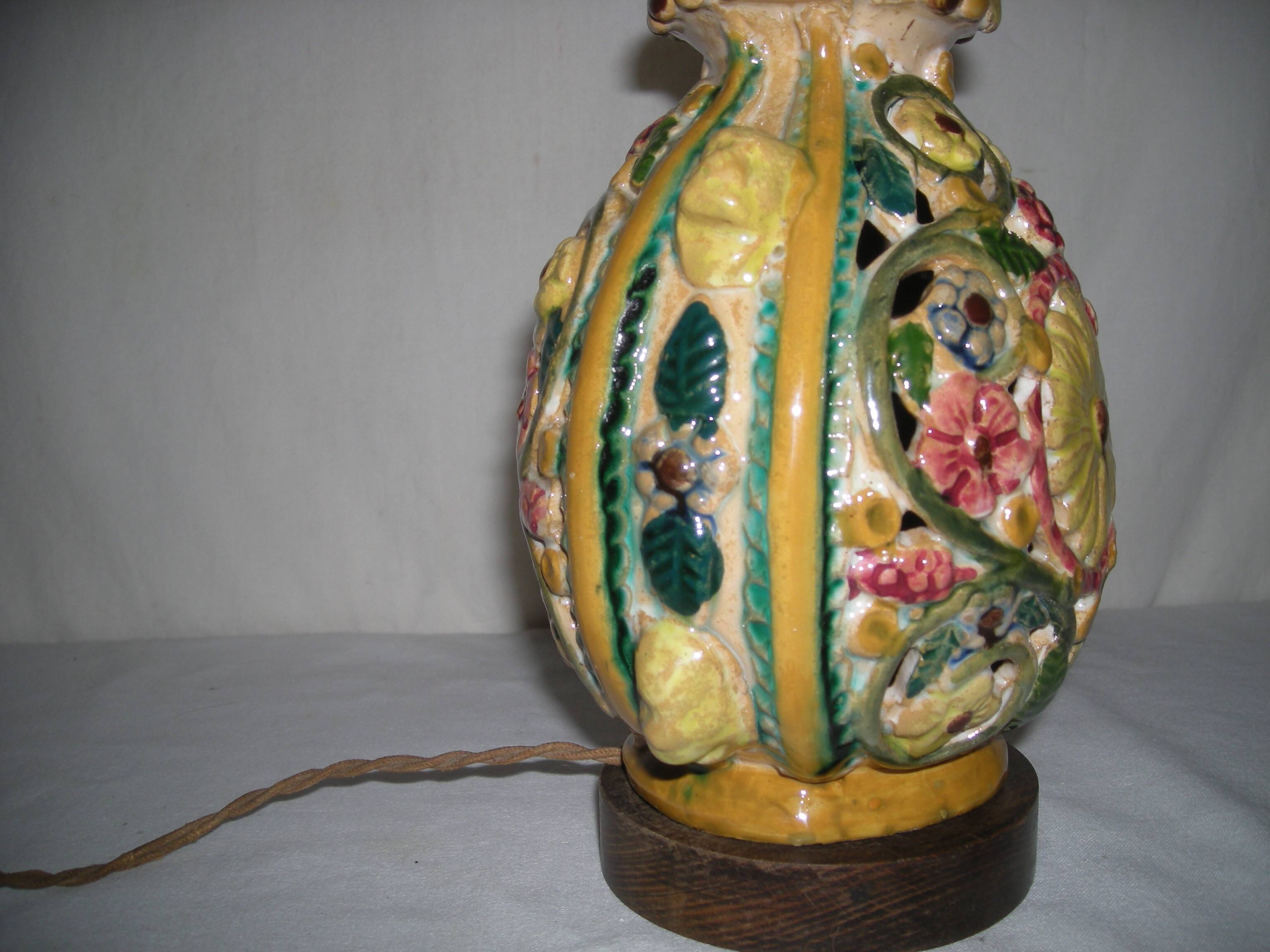 Openwork porcelain lamp base - Italy from the 1920s